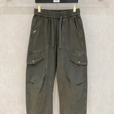 2026秋冬普拉达男士水洗工装裤 宽松弯刀直筒休闲长裤 ✅重磅水洗工装面料,厚实耐磨,做旧复古质感 ✅抽绳松紧腰,适配多 2026秋冬普拉达男士水洗工装裤 宽松弯刀直筒休闲长裤 ✅重磅水洗工装面料,厚实耐磨,做旧复古质感 ✅抽绳松紧腰,适配多
