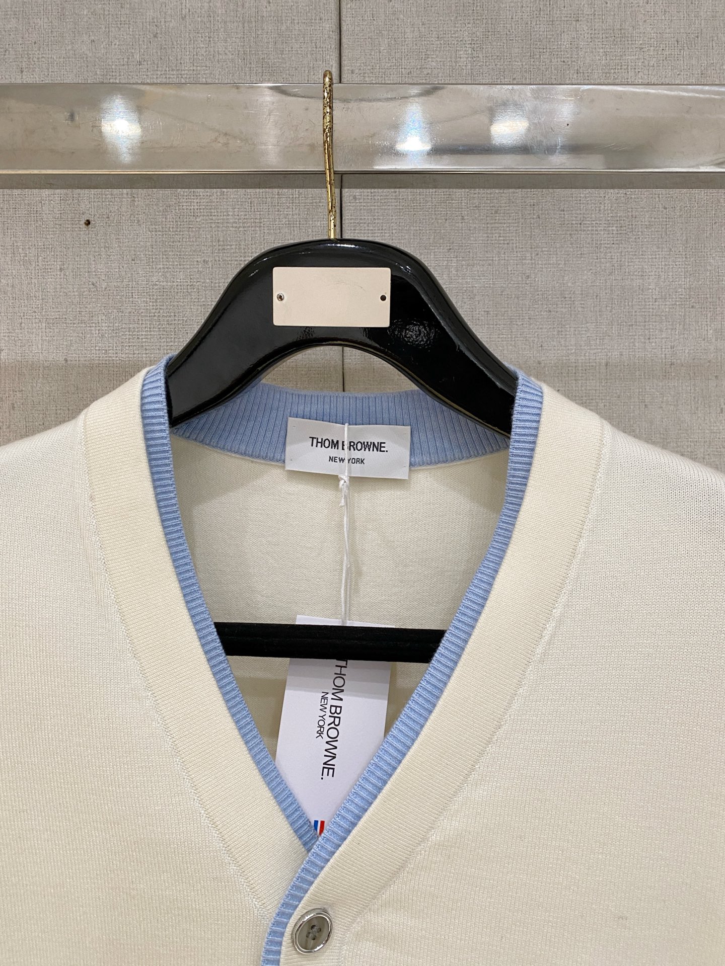 2026秋冬TB小狗V领针织开衫 男女同款假两件毛衣外套 ✅软糯亲肤针织面料，保暖透气，不易起球 ✅V领假两件撞色包边，