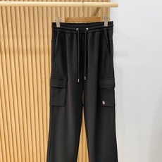新品 P蒙口【新品】秋冬26ss休闲裤金典再次出现,原单订制高品质时尚休闲裤。超级百搭款。独家定制面料,挺阔有型,贴身舒 新品 P蒙口【新品】秋冬26ss休闲裤金典再次出现,原单订制高品质时尚休闲裤。超级百搭款。独家定制面料,挺阔有型,贴身舒