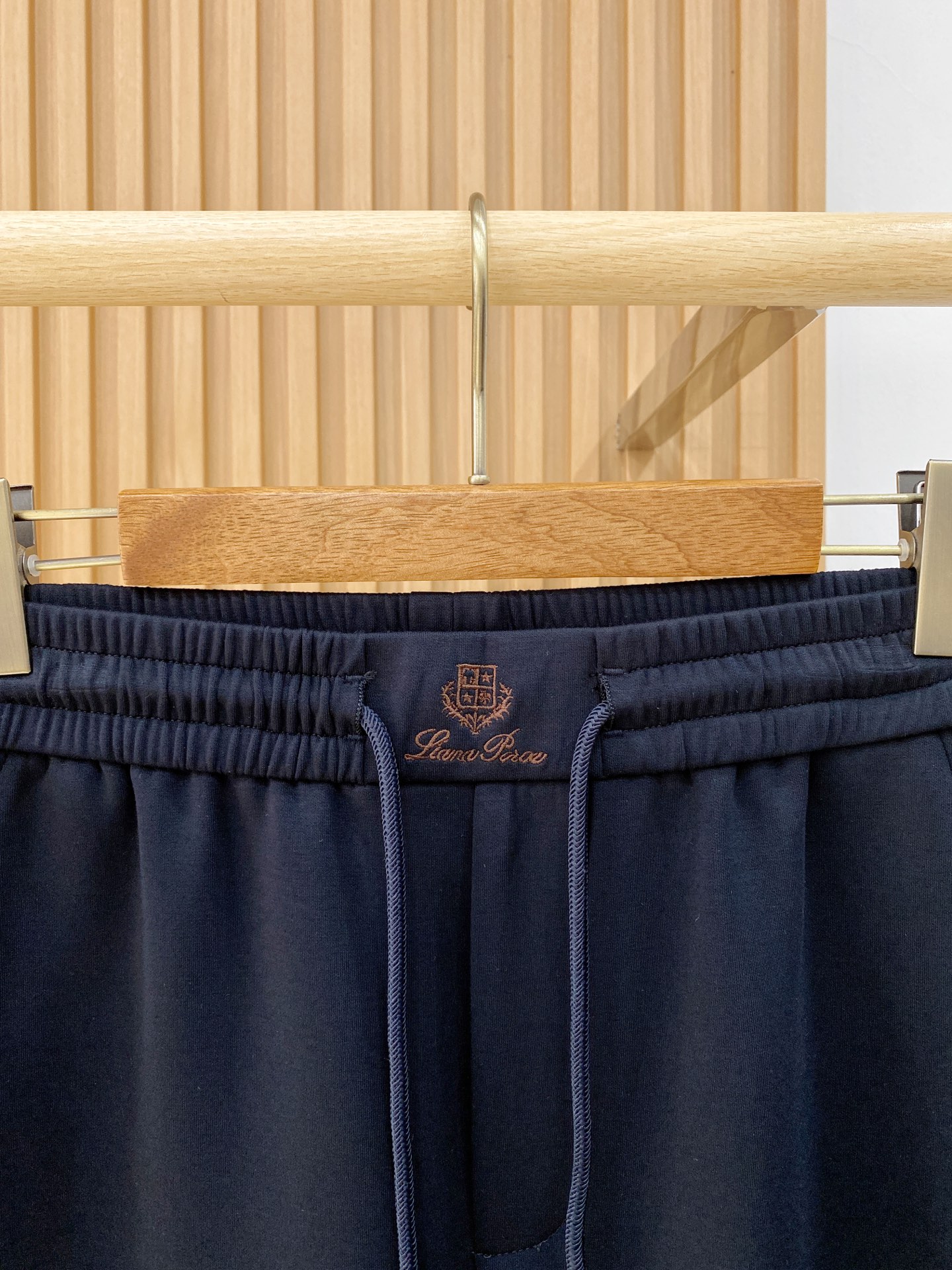 新品 PLoro Piana【新品】秋冬26ss休闲裤金典再次出现,原单订制高品质时尚休闲裤。超级百搭款。独家定制面料, 新品 PLoro Piana【新品】秋冬26ss休闲裤金典再次出现,原单订制高品质时尚休闲裤。超级百搭款。独家定制面料,