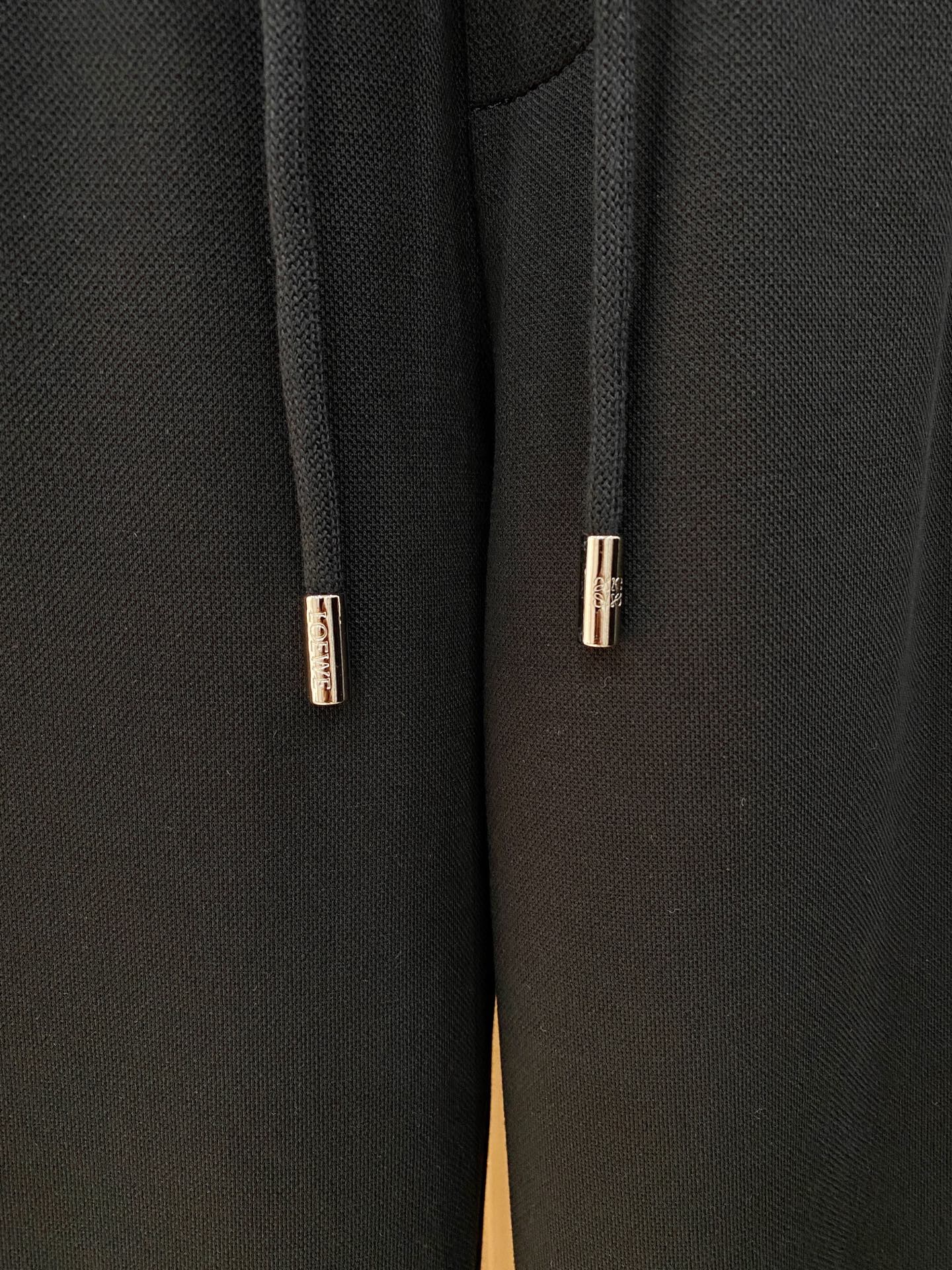 新品 P罗意威【新品】秋冬26ss休闲裤金典再次出现,原单订制高品质时尚休闲裤。超级百搭款。独家定制面料,挺阔有型,贴身 新品 P罗意威【新品】秋冬26ss休闲裤金典再次出现,原单订制高品质时尚休闲裤。超级百搭款。独家定制面料,挺阔有型,贴身