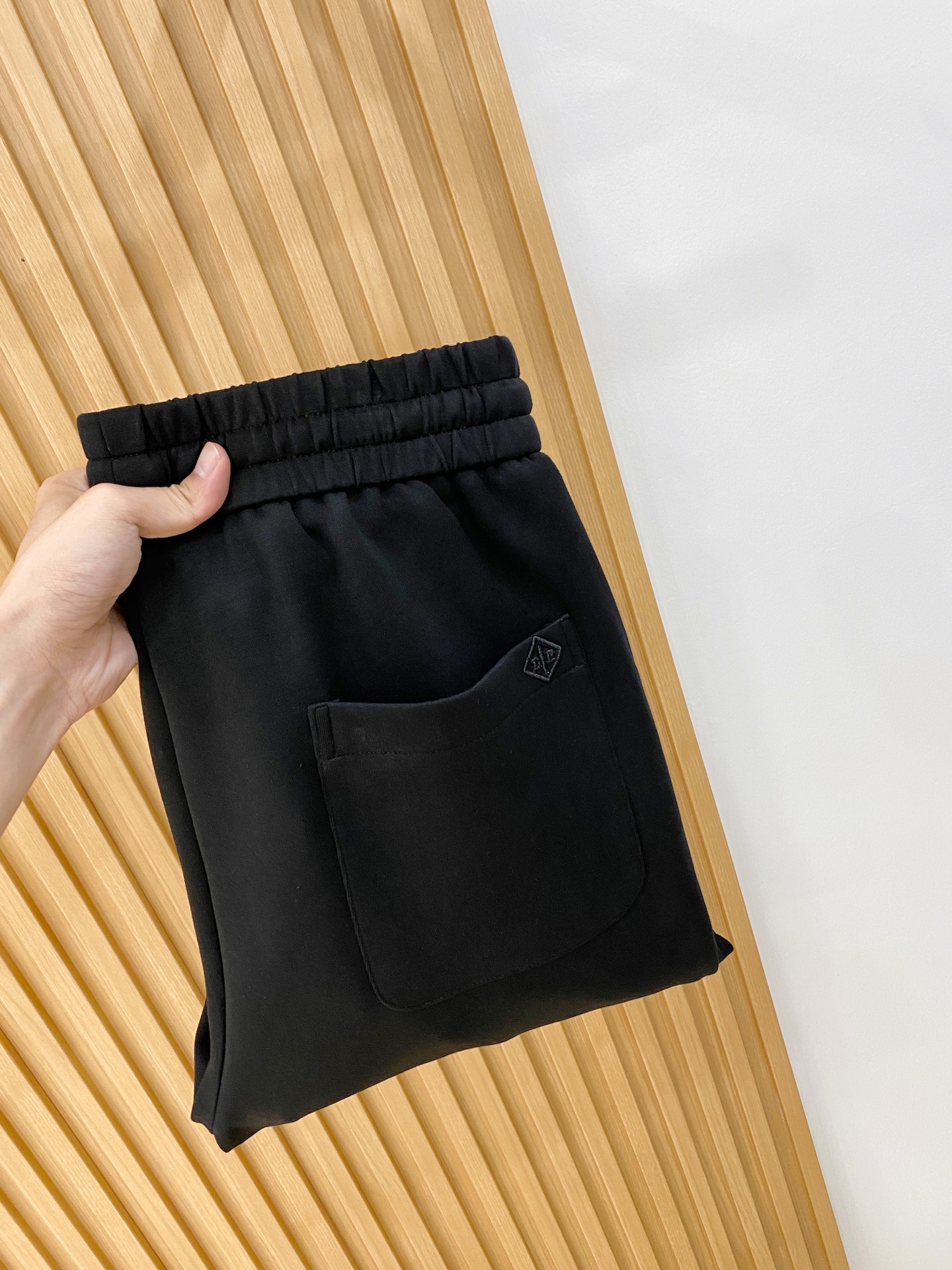 新品 PLoro Piana【新品】秋冬26ss休闲裤金典再次出现,原单订制高品质时尚休闲裤。超级百搭款。独家定制面料, 新品 PLoro Piana【新品】秋冬26ss休闲裤金典再次出现,原单订制高品质时尚休闲裤。超级百搭款。独家定制面料,