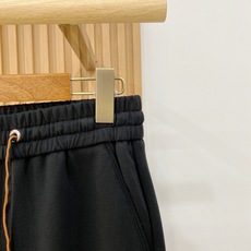 新品 PLoro Piana【新品】秋冬26ss休闲裤金典再次出现,原单订制高品质时尚休闲裤。超级百搭款。独家定制面料, 新品 PLoro Piana【新品】秋冬26ss休闲裤金典再次出现,原单订制高品质时尚休闲裤。超级百搭款。独家定制面料,