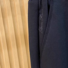 新品 PLoro Piana【新品】秋冬26ss休闲裤金典再次出现,原单订制高品质时尚休闲裤。超级百搭款。独家定制面料, 新品 PLoro Piana【新品】秋冬26ss休闲裤金典再次出现,原单订制高品质时尚休闲裤。超级百搭款。独家定制面料,