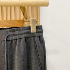 新品 PLoro Piana【新品】秋冬26ss休闲裤金典再次出现,原单订制高品质时尚休闲裤。超级百搭款。独家定制面料, 新品 PLoro Piana【新品】秋冬26ss休闲裤金典再次出现,原单订制高品质时尚休闲裤。超级百搭款。独家定制面料,
