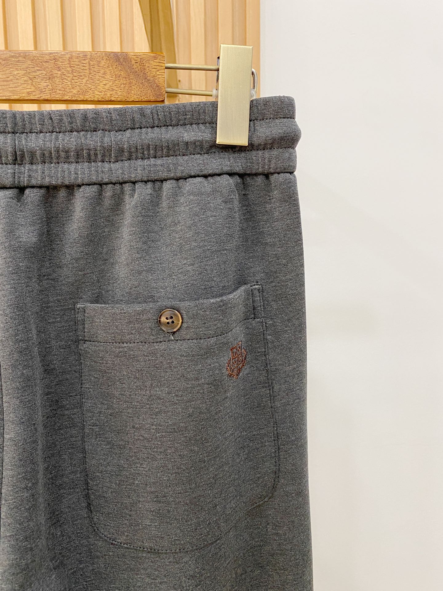 新品 PLoro Piana【新品】秋冬26ss休闲裤金典再次出现,原单订制高品质时尚休闲裤。超级百搭款。独家定制面料, 新品 PLoro Piana【新品】秋冬26ss休闲裤金典再次出现,原单订制高品质时尚休闲裤。超级百搭款。独家定制面料,