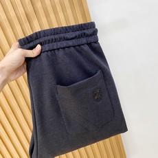 新品 P杰尼亚【新品】秋冬26ss休闲裤金典再次出现,原单订制高品质时尚休闲裤。超级百搭款。独家定制面料,挺阔有型,贴身 新品 P杰尼亚【新品】秋冬26ss休闲裤金典再次出现,原单订制高品质时尚休闲裤。超级百搭款。独家定制面料,挺阔有型,贴身