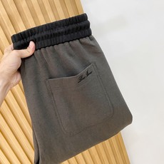 新品 PLoro Piana【新品】秋冬26ss休闲裤金典再次出现,原单订制高品质时尚休闲裤。超级百搭款。独家定制面料, 新品 PLoro Piana【新品】秋冬26ss休闲裤金典再次出现,原单订制高品质时尚休闲裤。超级百搭款。独家定制面料,