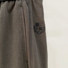 新品 PLoro Piana【新品】秋冬26ss休闲裤金典再次出现,原单订制高品质时尚休闲裤。超级百搭款。独家定制面料, 新品 PLoro Piana【新品】秋冬26ss休闲裤金典再次出现,原单订制高品质时尚休闲裤。超级百搭款。独家定制面料,