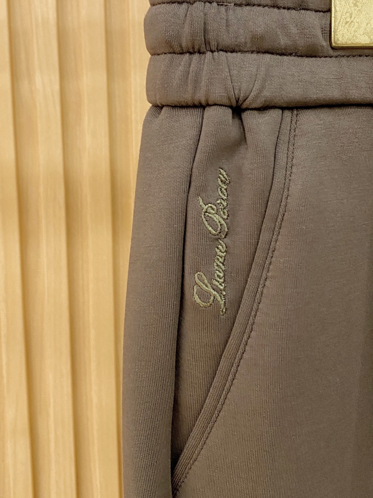 新品 PLoro Piana【新品】秋冬26ss休闲裤金典再次出现,原单订制高品质时尚休闲裤。超级百搭款。独家定制面料, 新品 PLoro Piana【新品】秋冬26ss休闲裤金典再次出现,原单订制高品质时尚休闲裤。超级百搭款。独家定制面料,