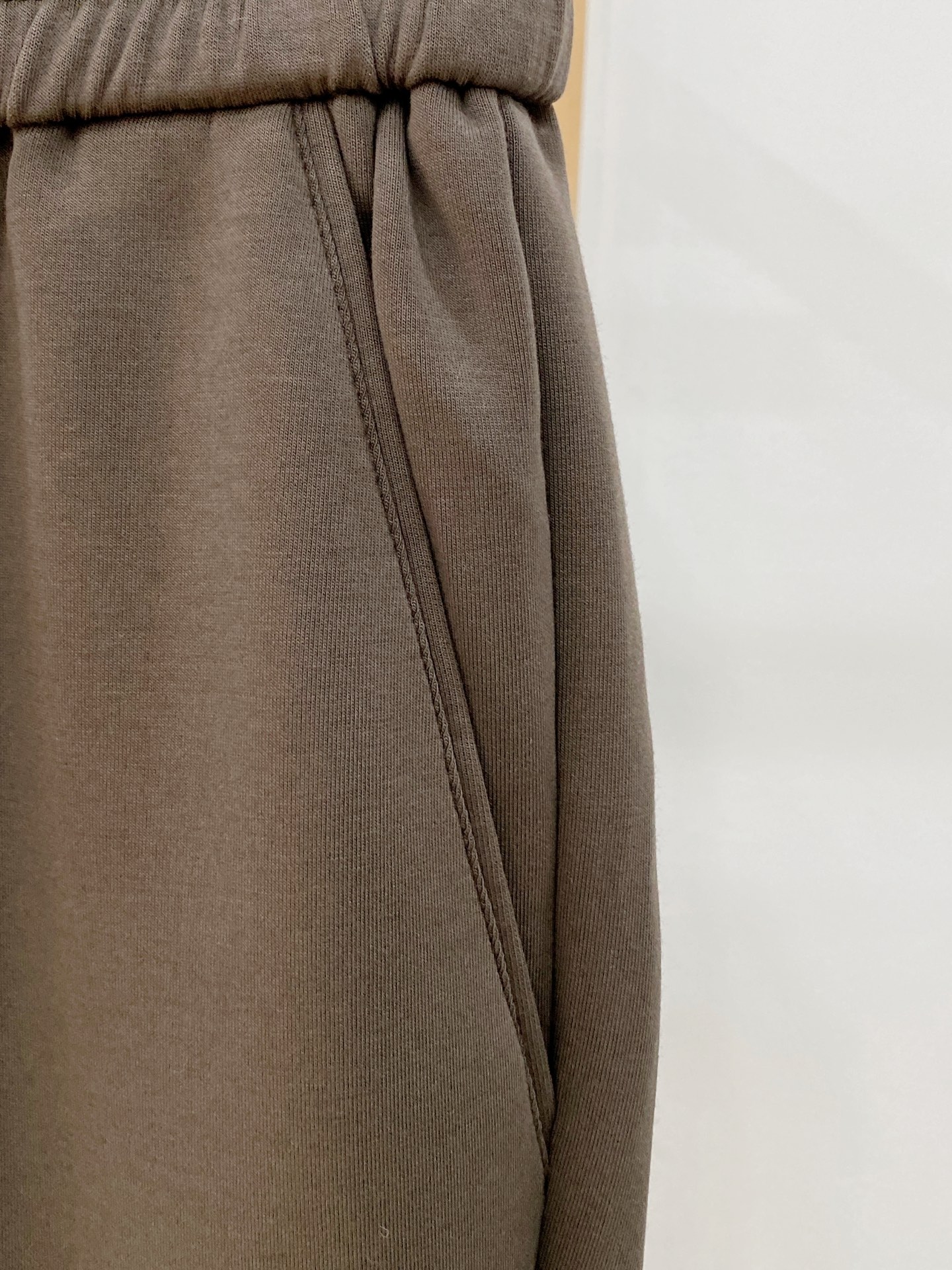 新品 PLoro Piana【新品】秋冬26ss休闲裤金典再次出现,原单订制高品质时尚休闲裤。超级百搭款。独家定制面料, 新品 PLoro Piana【新品】秋冬26ss休闲裤金典再次出现,原单订制高品质时尚休闲裤。超级百搭款。独家定制面料,