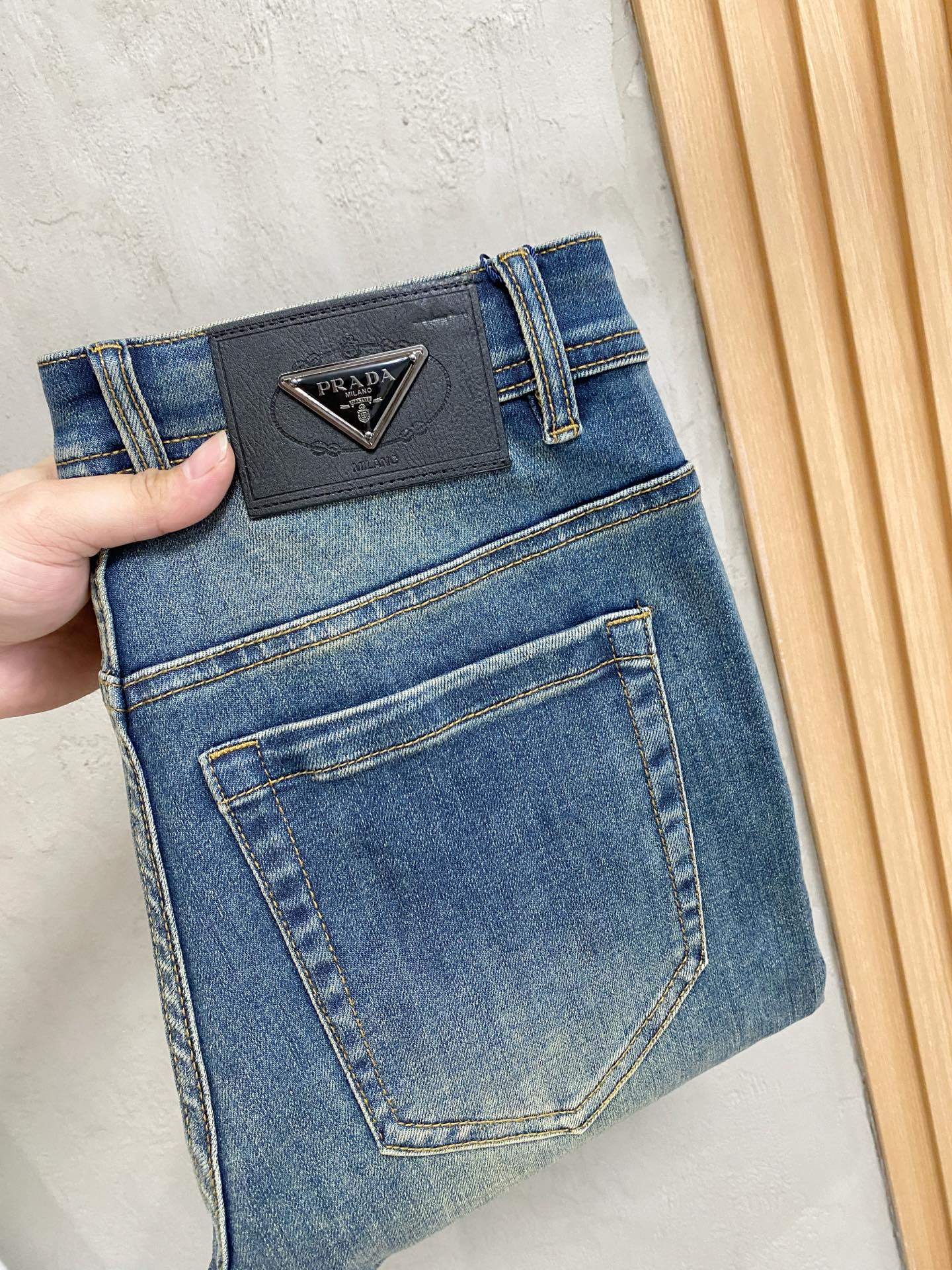 P普拉达【新品】高端独家发售 26SS四季款超燃炸街系列之最牛仔裤 独家隆重推出 原版定制高端品质面料 定制五金版 P普拉达【新品】高端独家发售 26SS四季款超燃炸街系列之最牛仔裤 独家隆重推出 原版定制高端品质面料 定制五金版