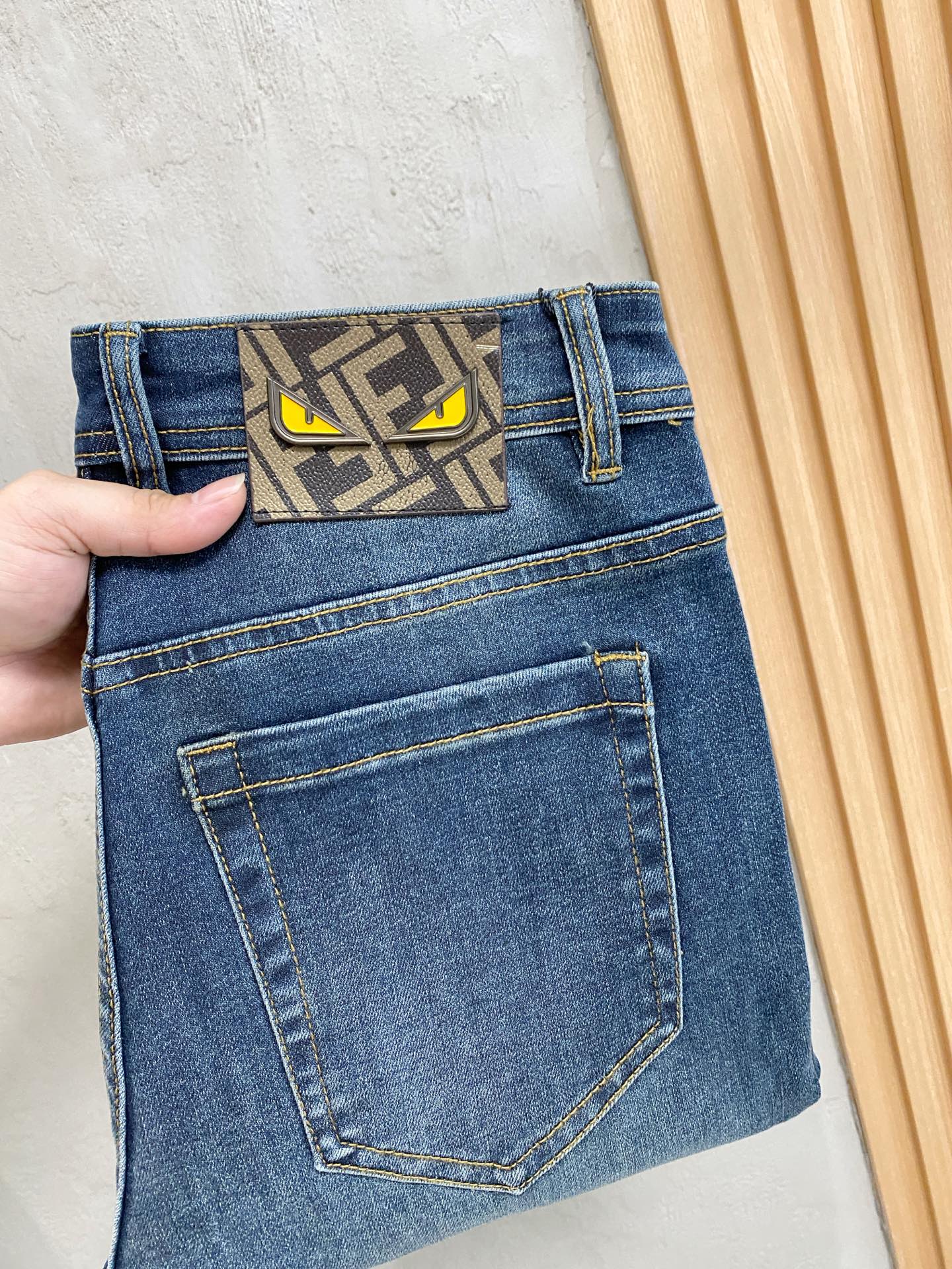 P芬迪【新品】高端独家发售 26SS四季款超燃炸街系列之最牛仔裤 独家隆重推出 原版定制高端品质面料 定制五金版型 P芬迪【新品】高端独家发售 26SS四季款超燃炸街系列之最牛仔裤 独家隆重推出 原版定制高端品质面料 定制五金版型