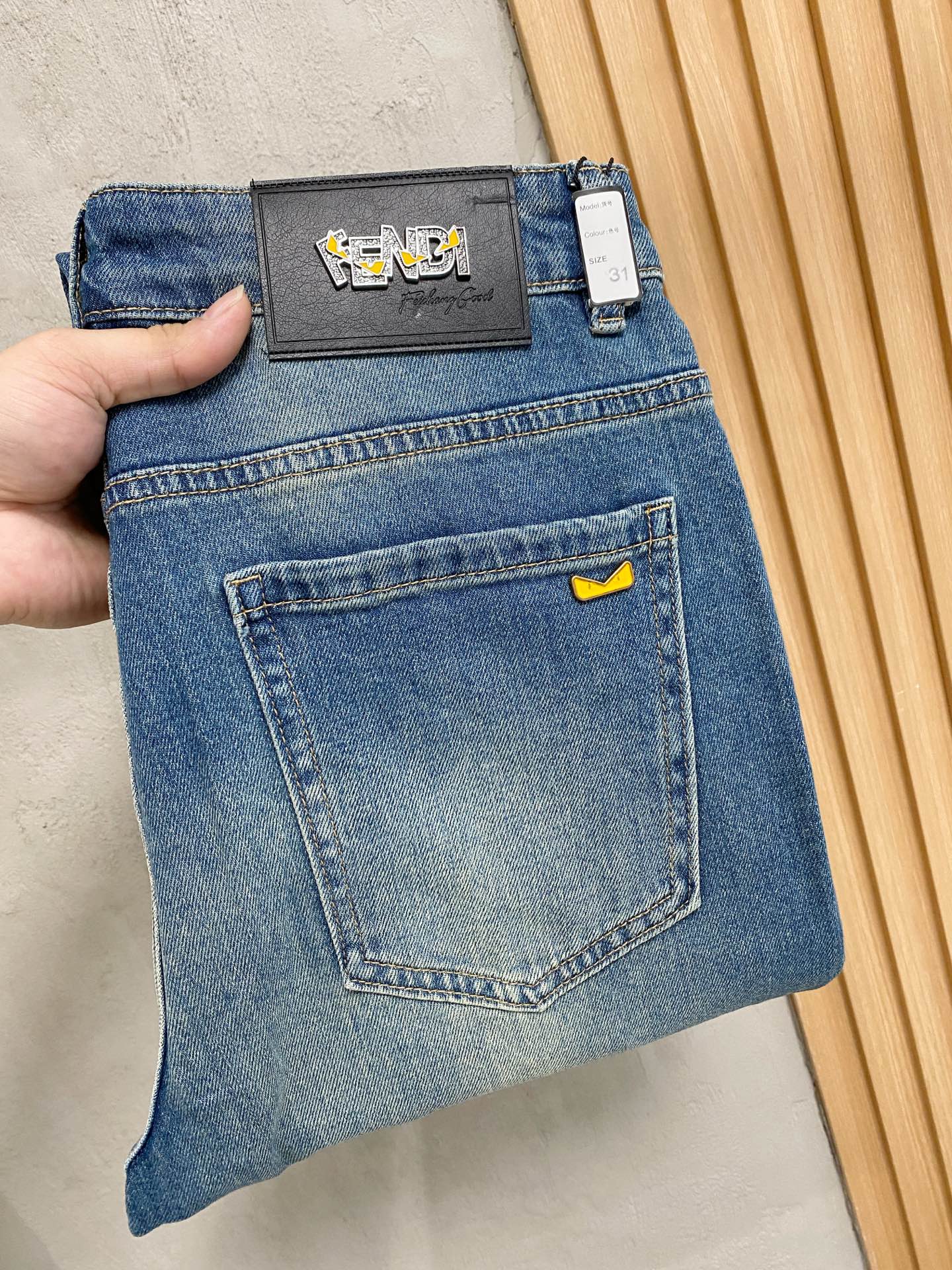 P芬迪【新品】高端独家发售 26SS四季款超燃炸街系列之最牛仔裤 独家隆重推出 原版定制高端品质面料 定制五金版型 P芬迪【新品】高端独家发售 26SS四季款超燃炸街系列之最牛仔裤 独家隆重推出 原版定制高端品质面料 定制五金版型