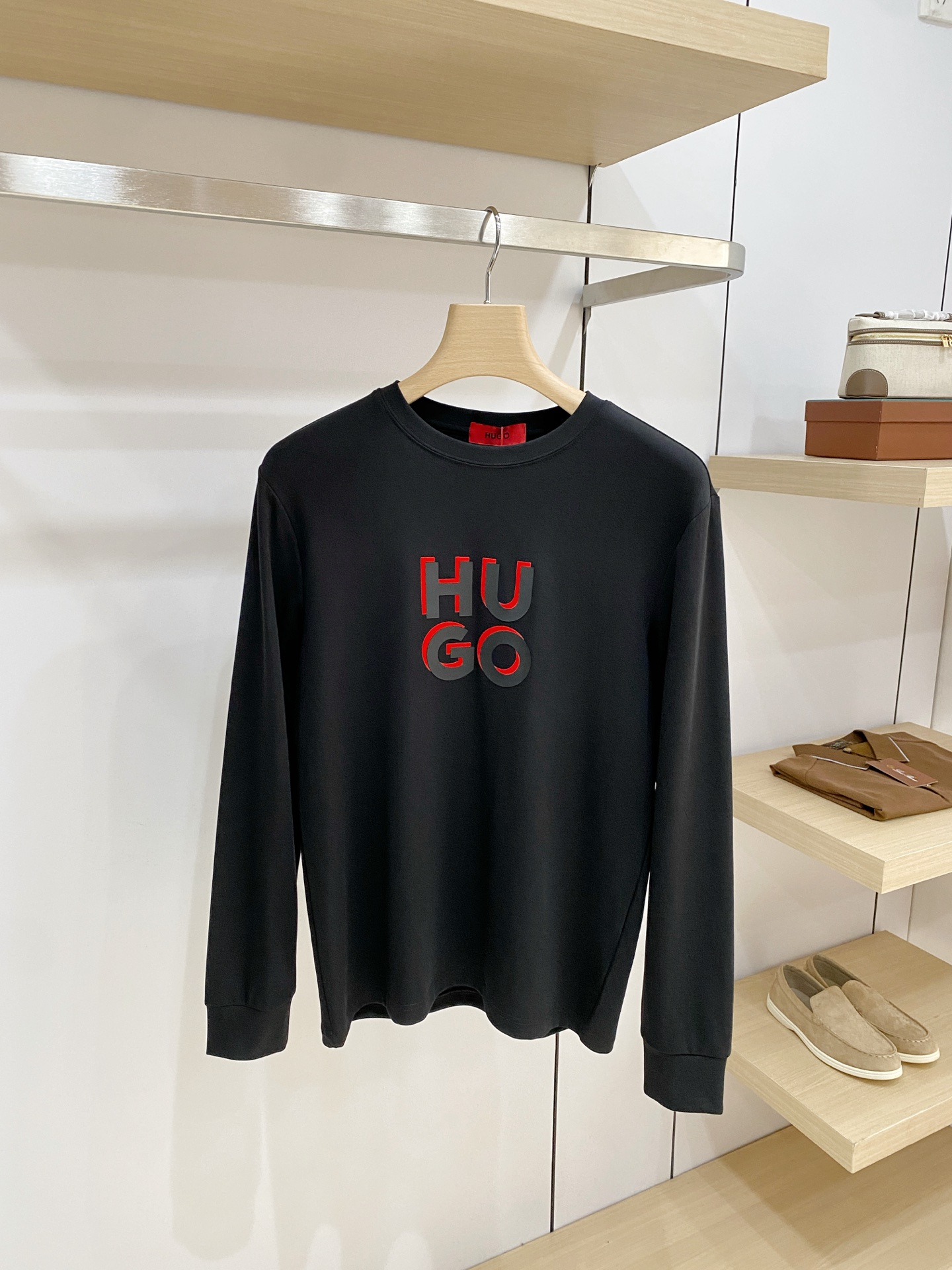 PHUGO26ss秋季【新品】新款贸易订单圆领长袖打底衫长袖T恤网红款！上身舒适透气，不僵硬，整体有着丰富的立体感，品质