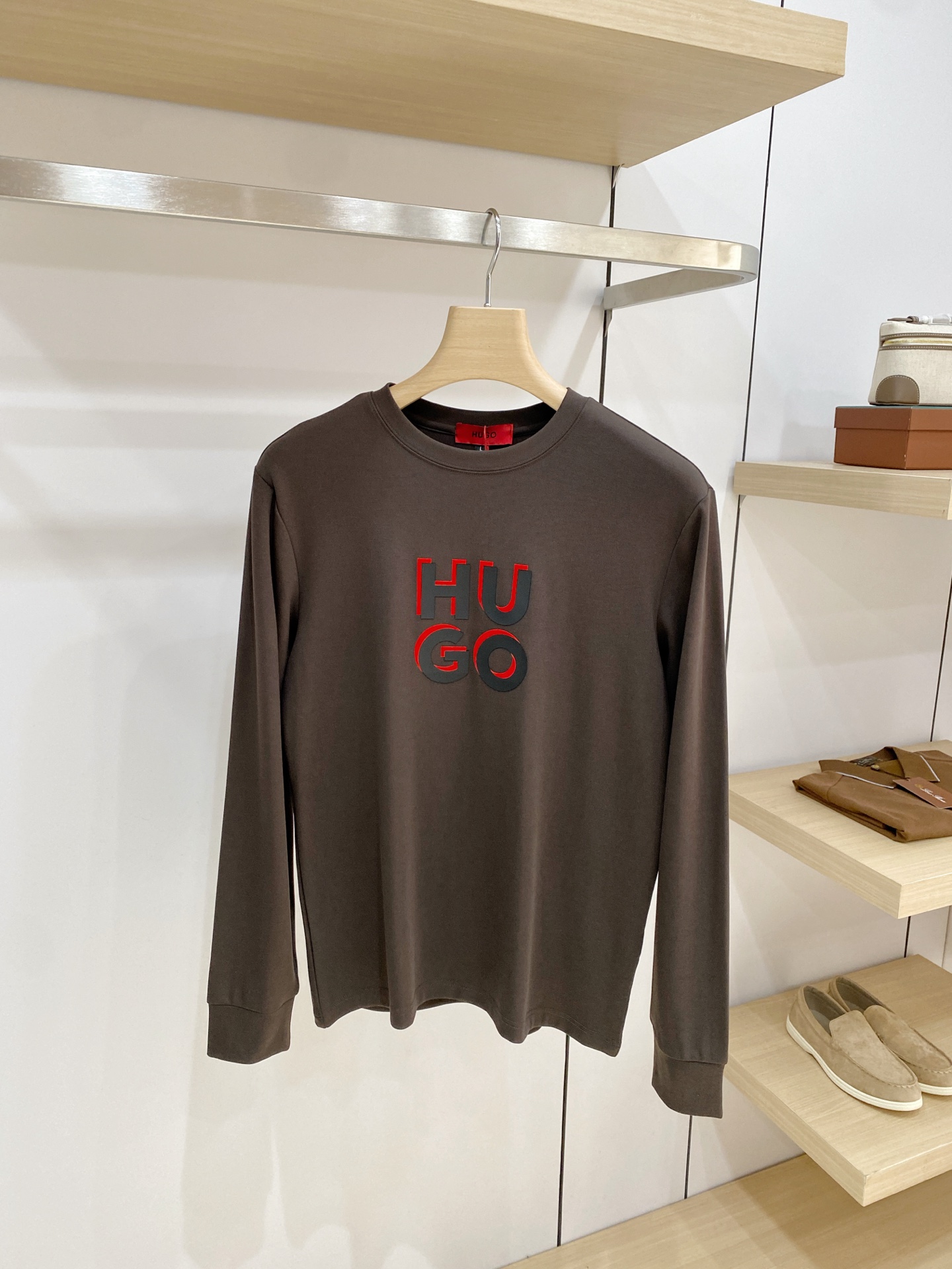 PHUGO26ss秋季【新品】新款贸易订单圆领长袖打底衫长袖T恤网红款！上身舒适透气，不僵硬，整体有着丰富的立体感，品质