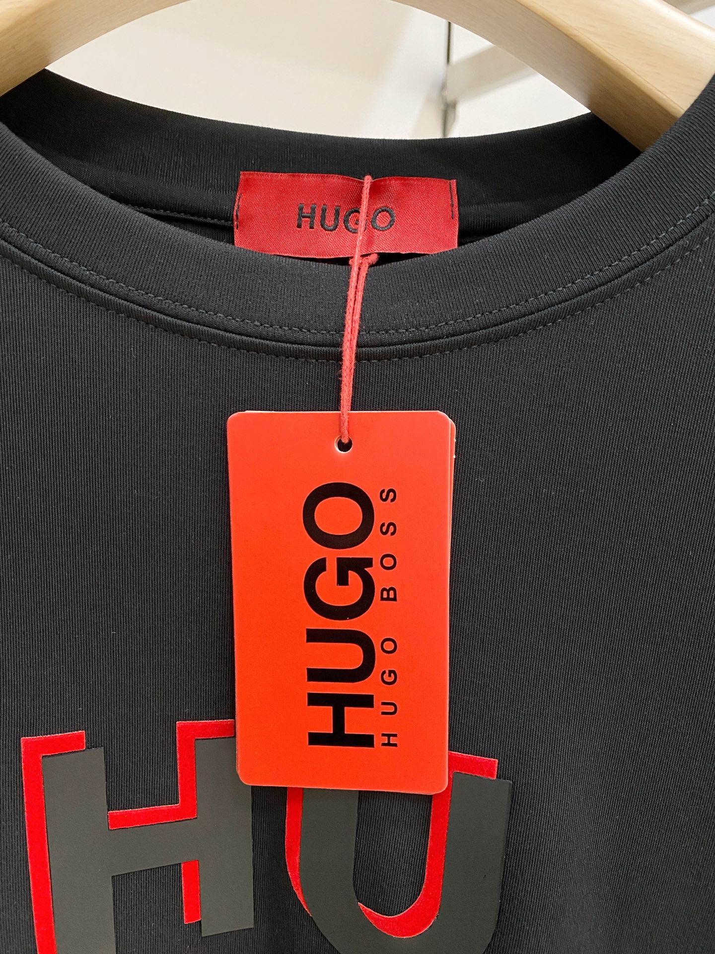 PHUGO26ss秋季【新品】新款贸易订单圆领长袖打底衫长袖T恤网红款！上身舒适透气，不僵硬，整体有着丰富的立体感，品质