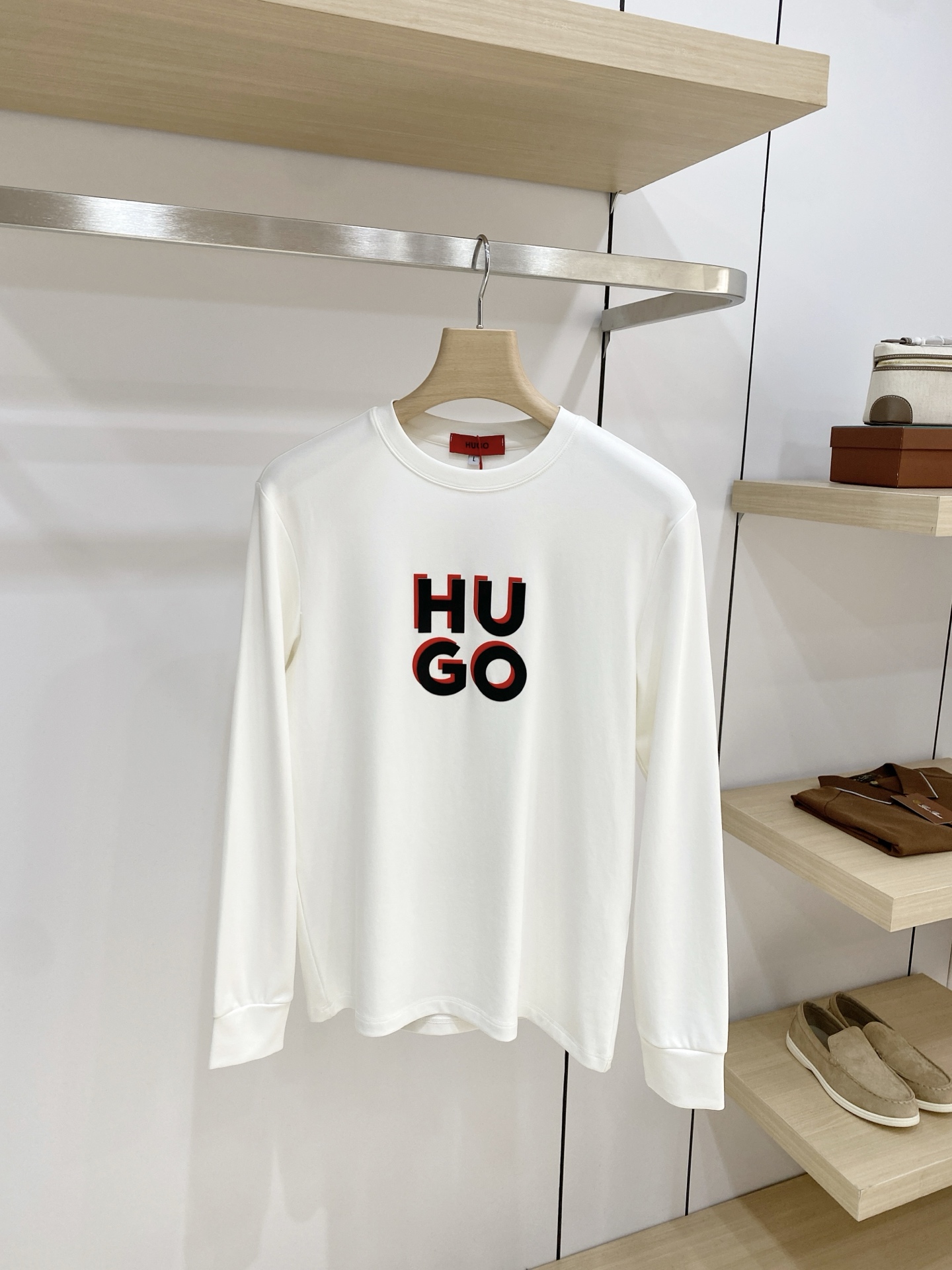 PHUGO26ss秋季【新品】新款贸易订单圆领长袖打底衫长袖T恤网红款！上身舒适透气，不僵硬，整体有着丰富的立体感，品质