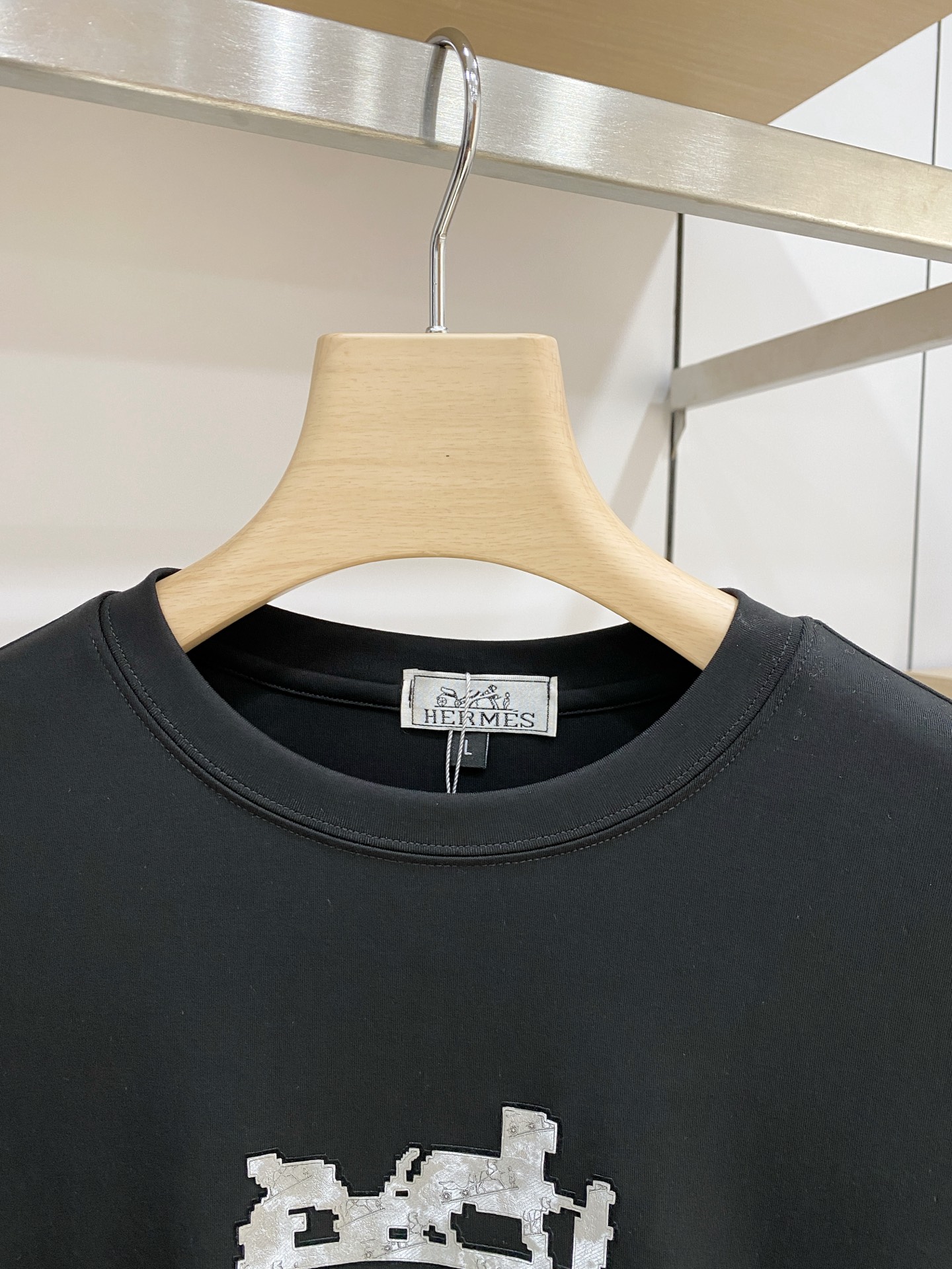 P 爱马仕26ss秋季【新品】新款贸易订单圆领长袖打底衫长袖T恤网红款！上身舒适透气，不僵硬，整体有着丰富的立体感，品质