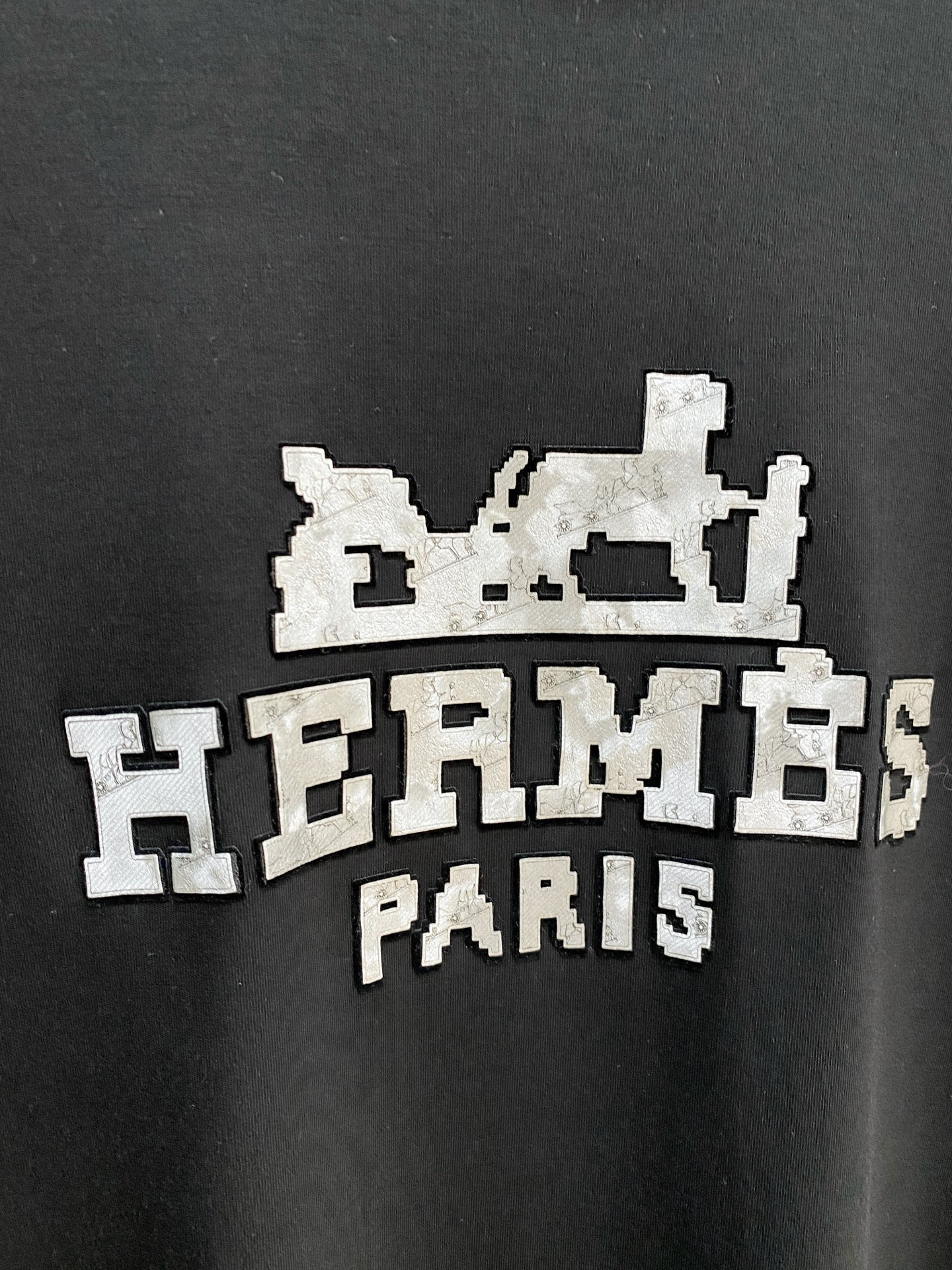 P 爱马仕26ss秋季【新品】新款贸易订单圆领长袖打底衫长袖T恤网红款！上身舒适透气，不僵硬，整体有着丰富的立体感，品质