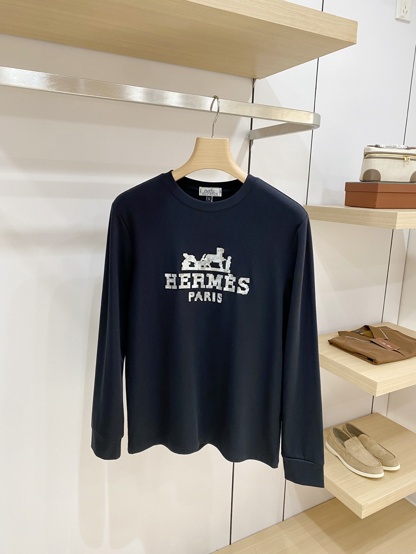 P 爱马仕26ss秋季【新品】新款贸易订单圆领长袖打底衫长袖T恤网红款！上身舒适透气，不僵硬，整体有着丰富的立体感，品质