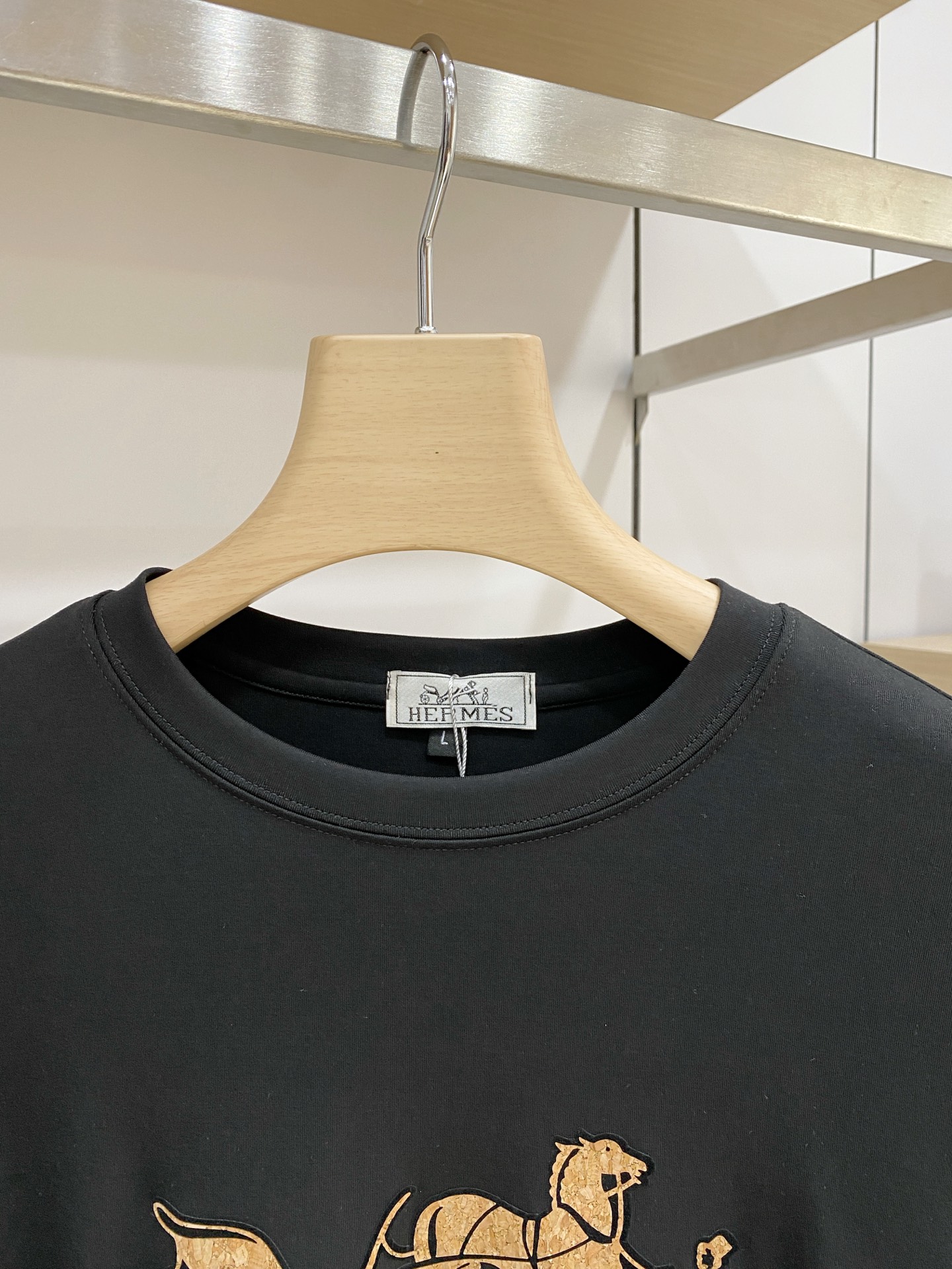 P 爱马仕26ss秋季【新品】新款贸易订单圆领长袖打底衫长袖T恤网红款！上身舒适透气，不僵硬，整体有着丰富的立体感，品质