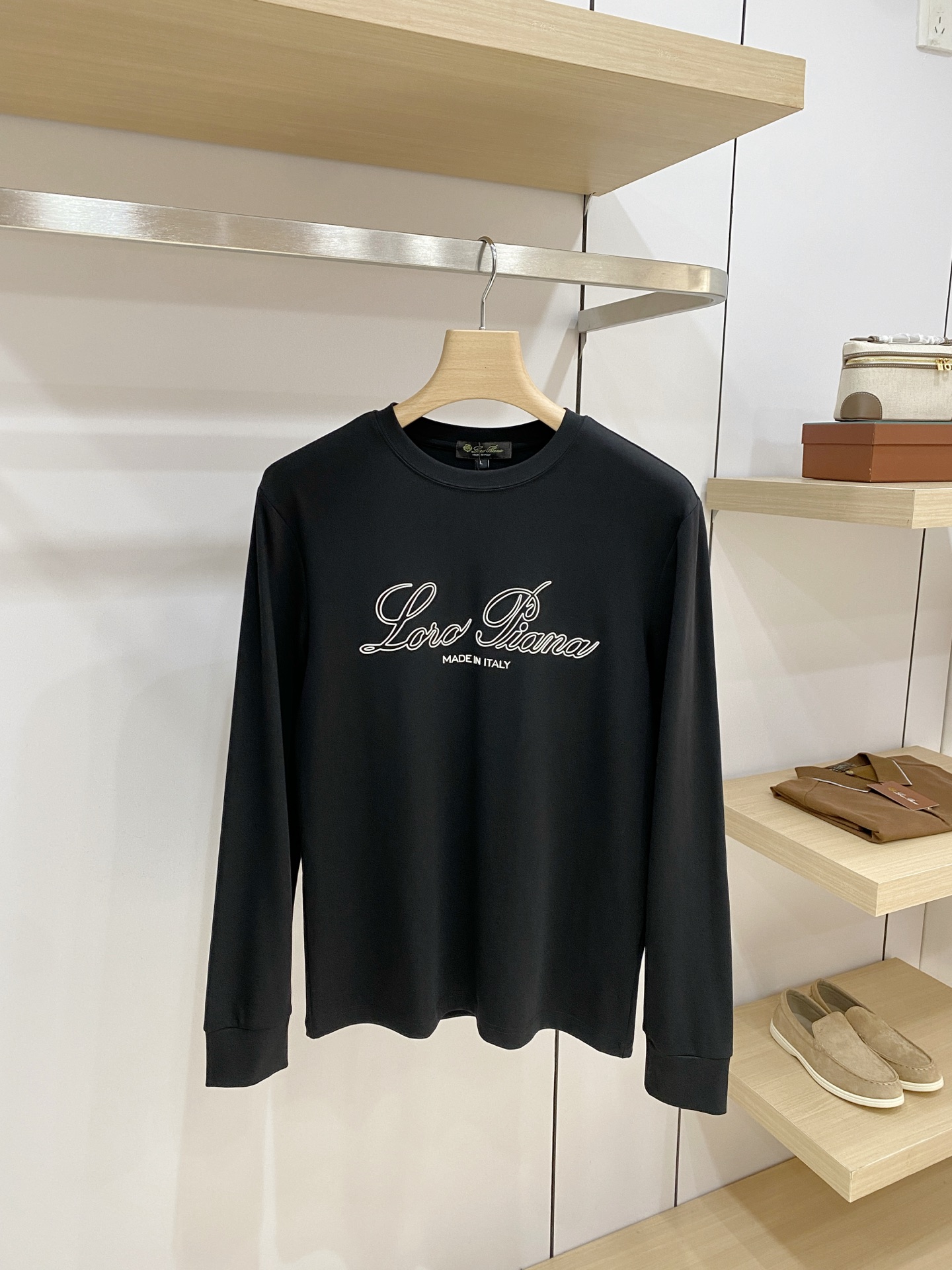 P Lss秋季【新品】新款贸易订单圆领长袖打底衫长袖T恤网红款！上身舒适透气，不僵硬，整体有着丰富的立体感，品质出口订单