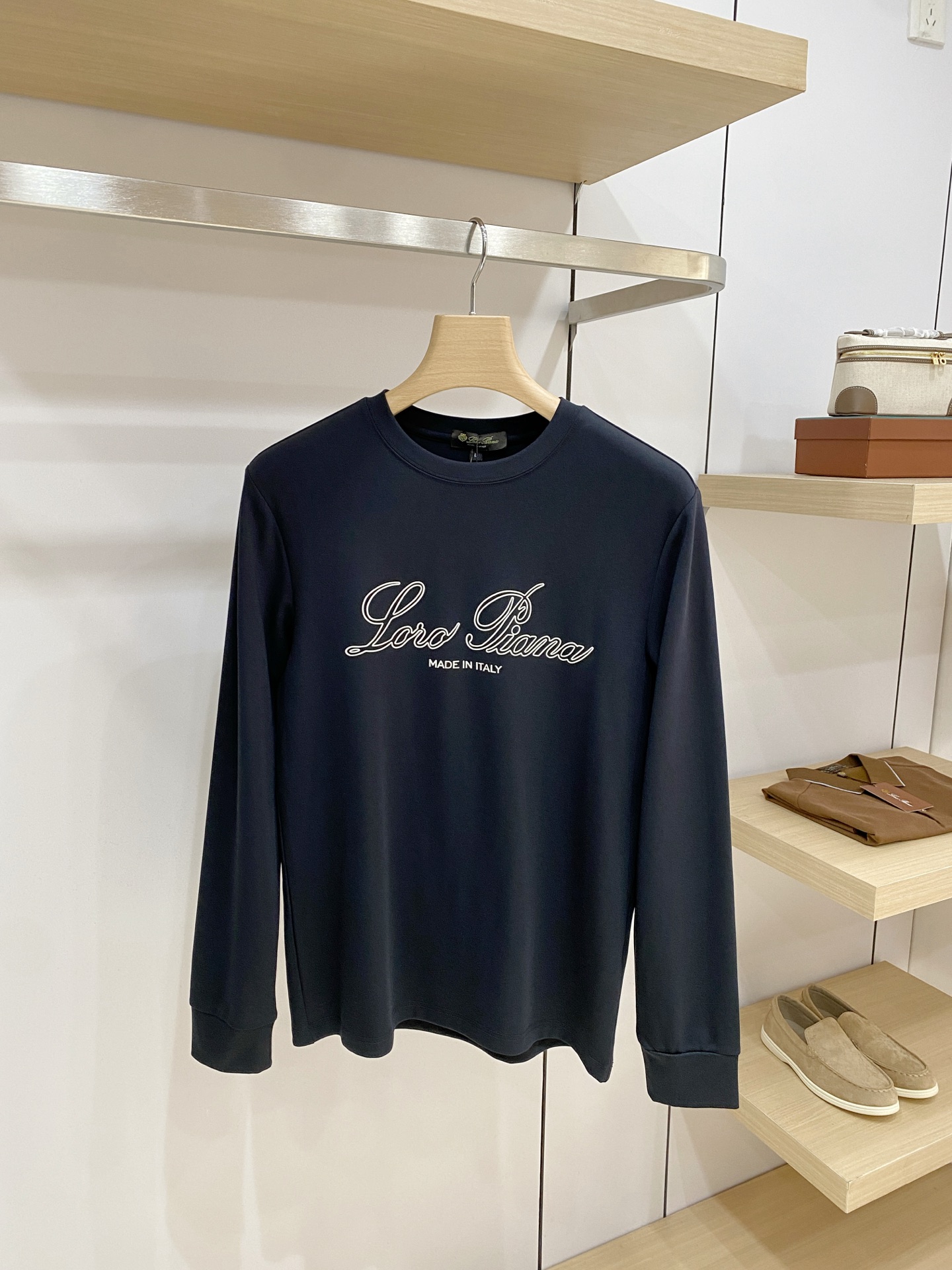 P Lss秋季【新品】新款贸易订单圆领长袖打底衫长袖T恤网红款！上身舒适透气，不僵硬，整体有着丰富的立体感，品质出口订单
