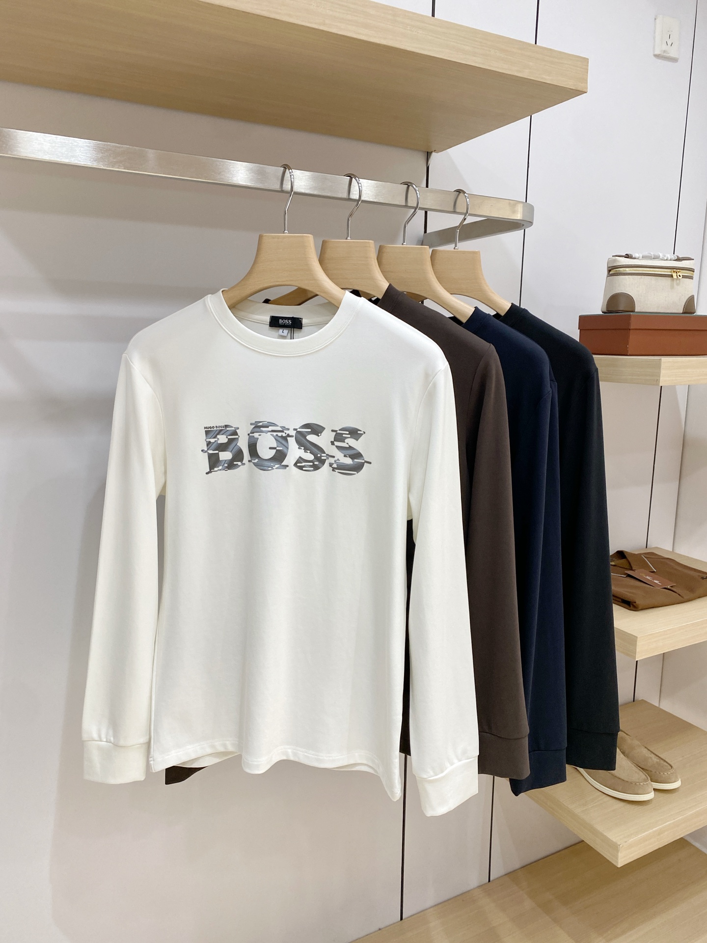 PBoss26ss秋季【新品】新款贸易订单圆领长袖打底衫长袖T恤网红款!上身舒适透气,不僵硬,整体有着丰富的立体感,品质 PBoss26ss秋季【新品】新款贸易订单圆领长袖打底衫长袖T恤网红款!上身舒适透气,不僵硬,整体有着丰富的立体感,品质