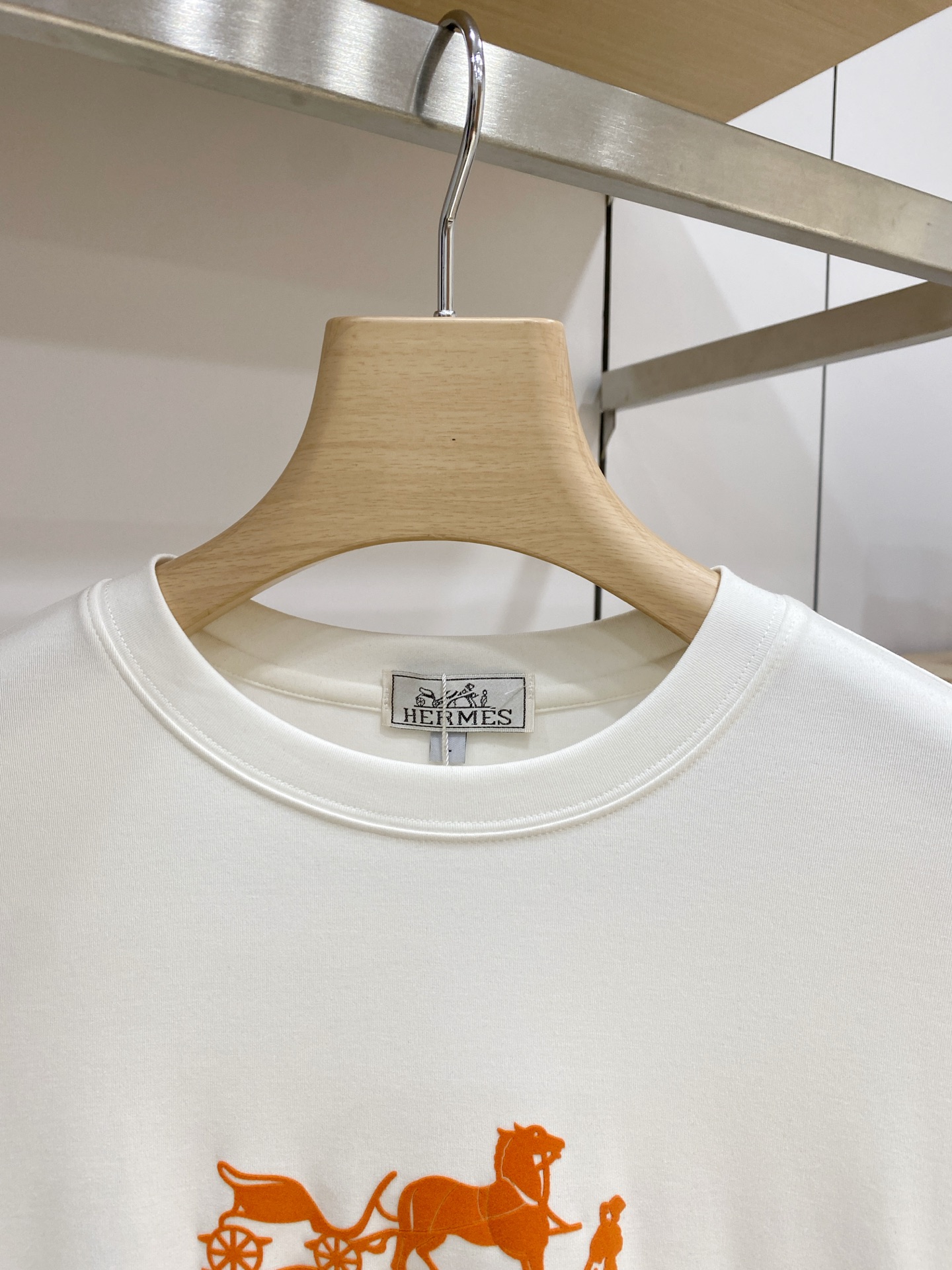 P 爱马仕26ss秋季【新品】新款贸易订单圆领长袖打底衫长袖T恤网红款！上身舒适透气，不僵硬，整体有着丰富的立体感，品质