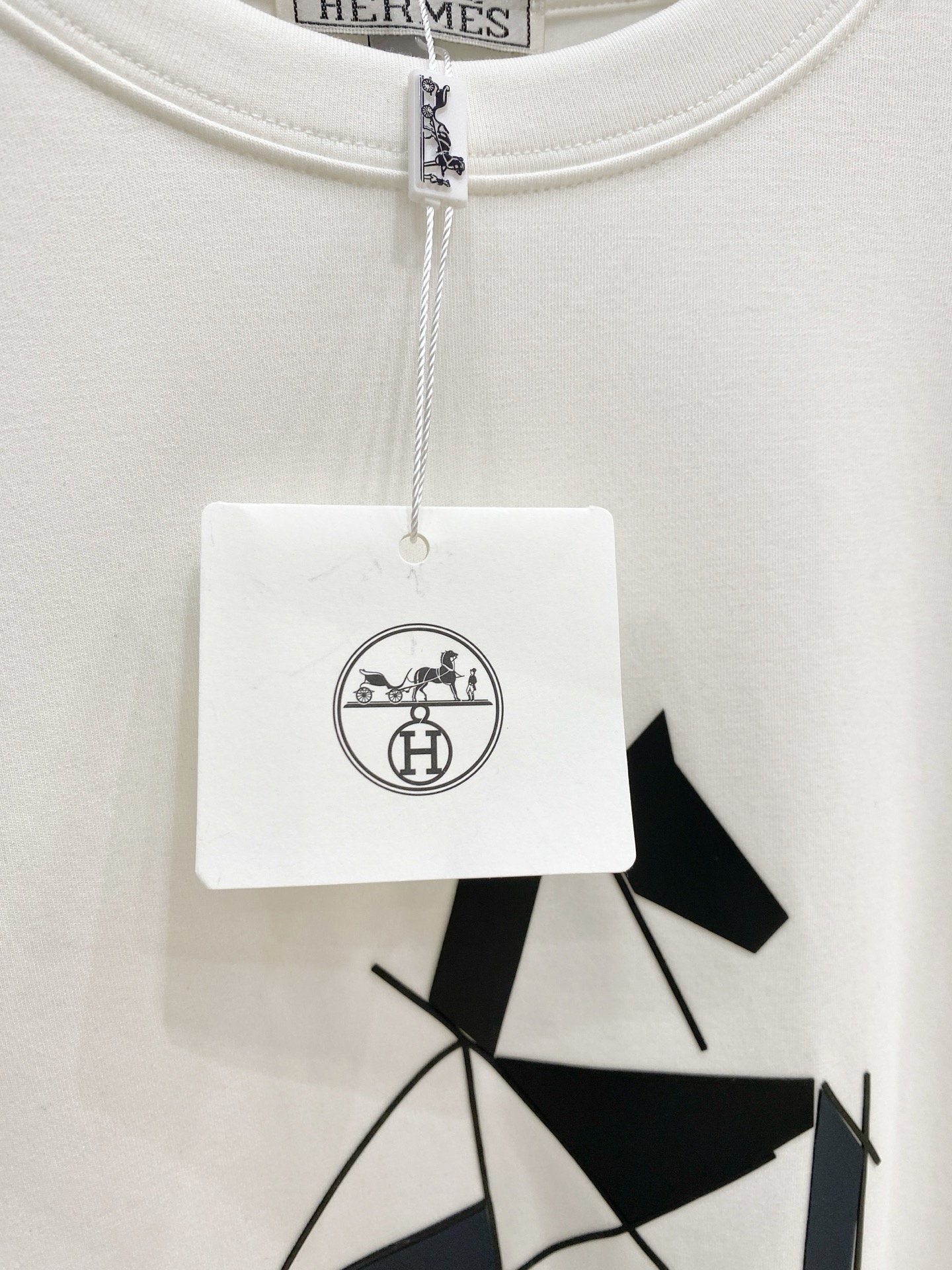 P 爱马仕26ss秋季【新品】新款贸易订单圆领长袖打底衫长袖T恤网红款！上身舒适透气，不僵硬，整体有着丰富的立体感，品质
