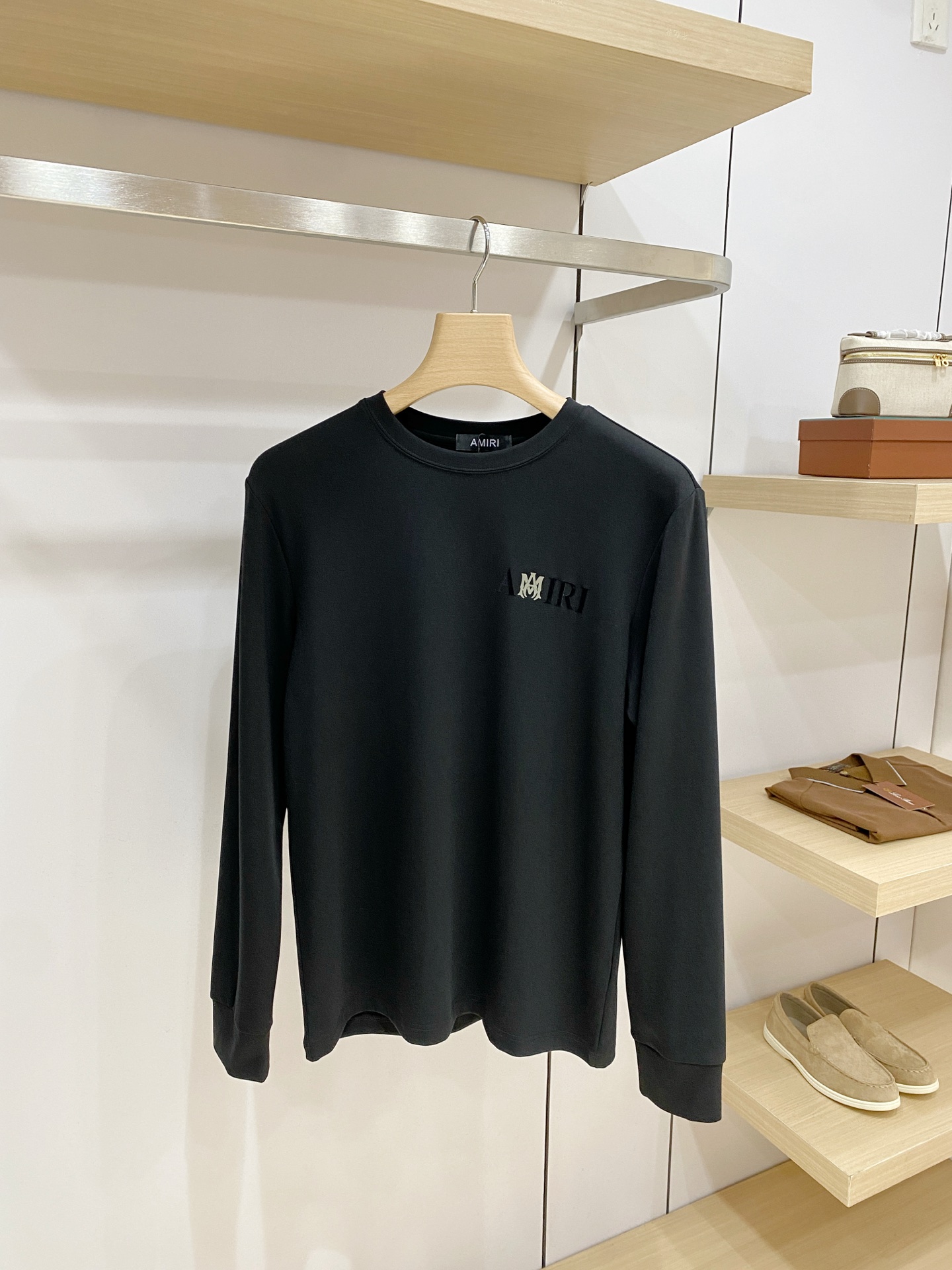 PAMIRI26ss秋季【新品】新款贸易订单圆领长袖打底衫长袖T恤网红款！上身舒适透气，不僵硬，整体有着丰富的立体感，品
