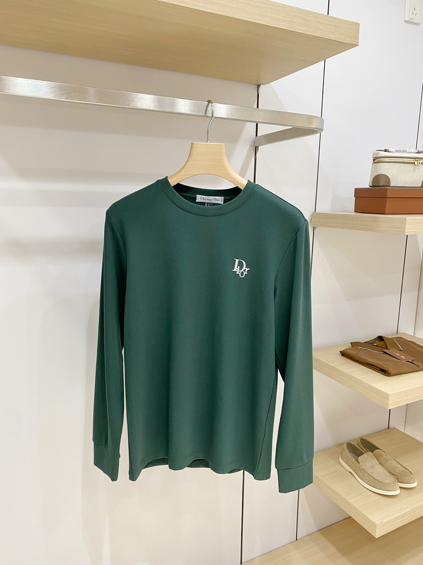 P 迪奥26ss秋季【新品】新款贸易订单圆领长袖打底衫长袖T恤网红款！上身舒适透气，不僵硬，整体有着丰富的立体感，品质出