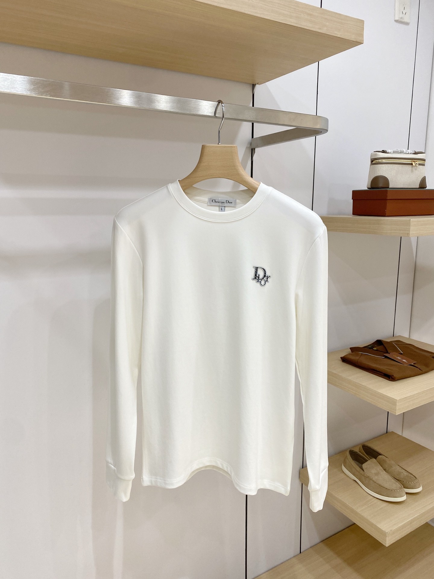P 迪奥26ss秋季【新品】新款贸易订单圆领长袖打底衫长袖T恤网红款！上身舒适透气，不僵硬，整体有着丰富的立体感，品质出