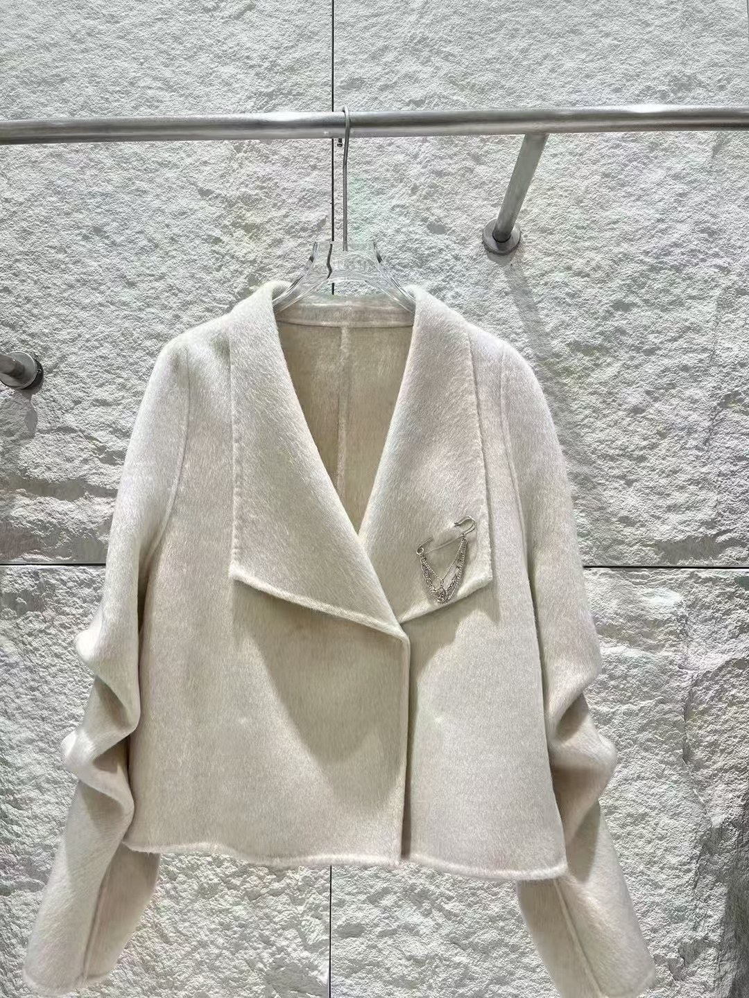 High-End Women’s Outfits: Quality, Fragrance, Colors, Sizes, and Materials - 图片 7