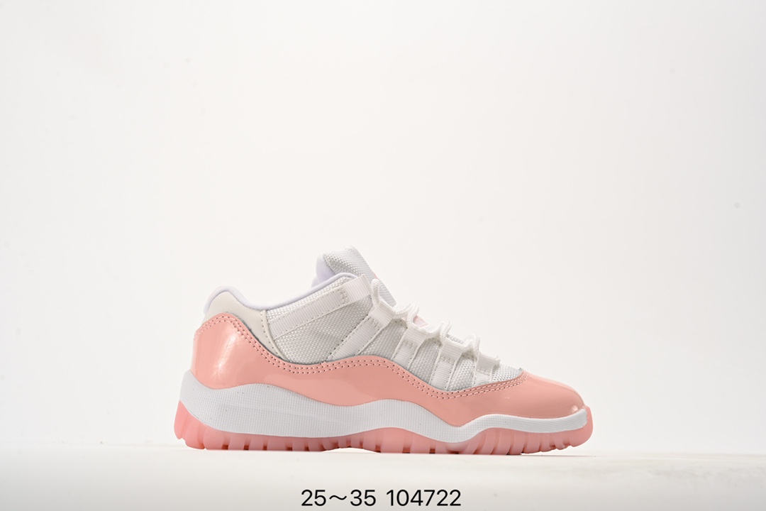 童鞋耐克 Nike AIR JORDAN Air Jordan 11 Cmft Low 官方同步上架 实战篮球鞋 实拍首发 穿上 Air Jordan11 MFT LOW男子运动鞋,畅享舒适感受,彰显经典风范。该低帮鞋款的设计灵感源自著名的 Air Jordan11运动鞋,匠心混搭柔软而立体的 Cushion泡绵和弹性十足的 Zoom Air缓震配置。漆皮鞋面赋予鞋款如AJ11一般的光泽外观。 尺码：25～35 货号：CZ0905 102-选品中心