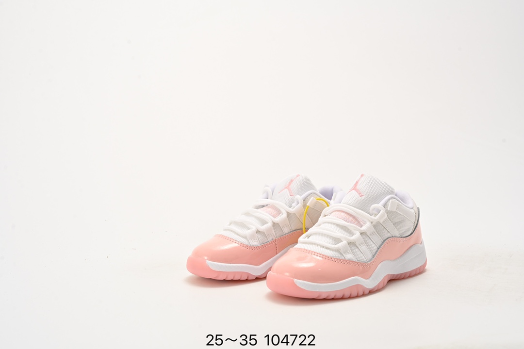 图片[8]-童鞋耐克 Nike AIR JORDAN Air Jordan 11 Cmft Low 官方同步上架 实战篮球鞋 实拍首发 穿上 Air Jordan11 MFT LOW男子运动鞋,畅享舒适感受,彰显经典风范。该低帮鞋款的设计灵感源自著名的 Air Jordan11运动鞋,匠心混搭柔软而立体的 Cushion泡绵和弹性十足的 Zoom Air缓震配置。漆皮鞋面赋予鞋款如AJ11一般的光泽外观。 尺码：25～35 货号：CZ0905 102-选品中心