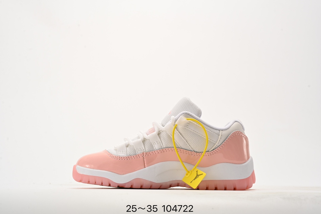 图片[3]-童鞋耐克 Nike AIR JORDAN Air Jordan 11 Cmft Low 官方同步上架 实战篮球鞋 实拍首发 穿上 Air Jordan11 MFT LOW男子运动鞋,畅享舒适感受,彰显经典风范。该低帮鞋款的设计灵感源自著名的 Air Jordan11运动鞋,匠心混搭柔软而立体的 Cushion泡绵和弹性十足的 Zoom Air缓震配置。漆皮鞋面赋予鞋款如AJ11一般的光泽外观。 尺码：25～35 货号：CZ0905 102-选品中心