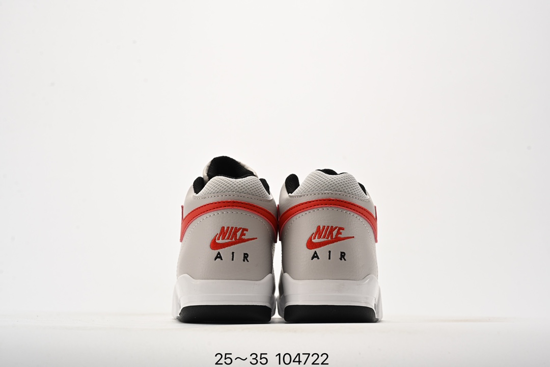 图片[7]-乔丹 Flight 气垫篮球鞋25-35 Air Flight Legacy 鞋底采用了与 Air Jordan 4、Air Flight 89 同款，令整体轮廓与这两款经典球鞋颇为相似。后跟的 Nike Air 刺绣也极具复古 OG 风格-选品中心