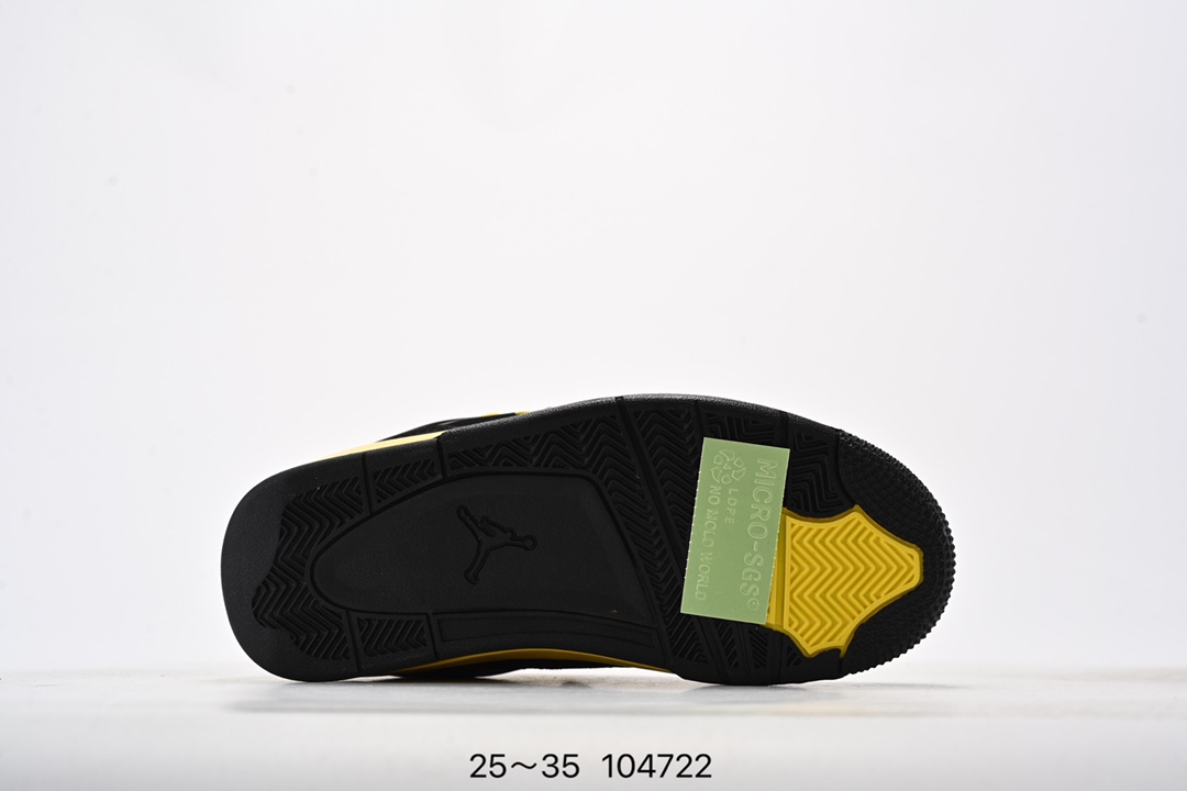 图片[6]-童鞋Nike Air Jordan 4 Retro Se 迈克尔·乔丹AJ4代中帮复古休闲运动文化篮球鞋 将登场的不是白水泥配色，而是一款极其相似的新品。此番，这款鞋子终于迎来发售消息。这款鞋子可以称为绝佳颜值，鞋身以大面积白色呈现，营造简约的视觉氛围。蓝色鞋带孔与中底白蓝，搭配上鞋舌的绿色 Logo，进一步拉升视觉表现。 货号：308497-115 尺码：25～35-选品中心