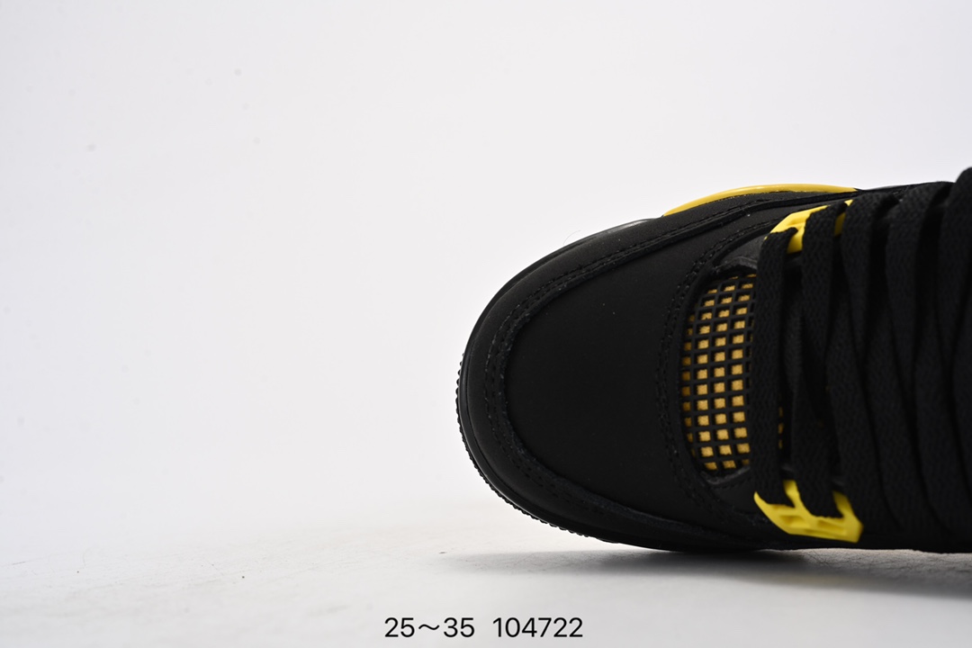 图片[5]-童鞋Nike Air Jordan 4 Retro Se 迈克尔·乔丹AJ4代中帮复古休闲运动文化篮球鞋 将登场的不是白水泥配色，而是一款极其相似的新品。此番，这款鞋子终于迎来发售消息。这款鞋子可以称为绝佳颜值，鞋身以大面积白色呈现，营造简约的视觉氛围。蓝色鞋带孔与中底白蓝，搭配上鞋舌的绿色 Logo，进一步拉升视觉表现。 货号：308497-115 尺码：25～35-选品中心