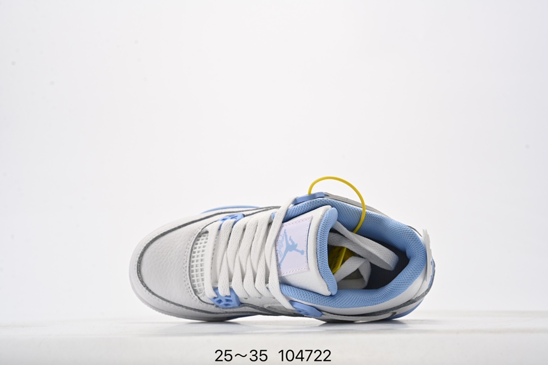 图片[4]-童鞋Nike Air Jordan 4 Retro Se 迈克尔·乔丹AJ4代中帮复古休闲运动文化篮球鞋 将登场的不是白水泥配色，而是一款极其相似的新品。此番，这款鞋子终于迎来发售消息。这款鞋子可以称为绝佳颜值，鞋身以大面积白色呈现，营造简约的视觉氛围。蓝色鞋带孔与中底白蓝，搭配上鞋舌的绿色 Logo，进一步拉升视觉表现。 货号：308497-115 尺码：25～35-选品中心
