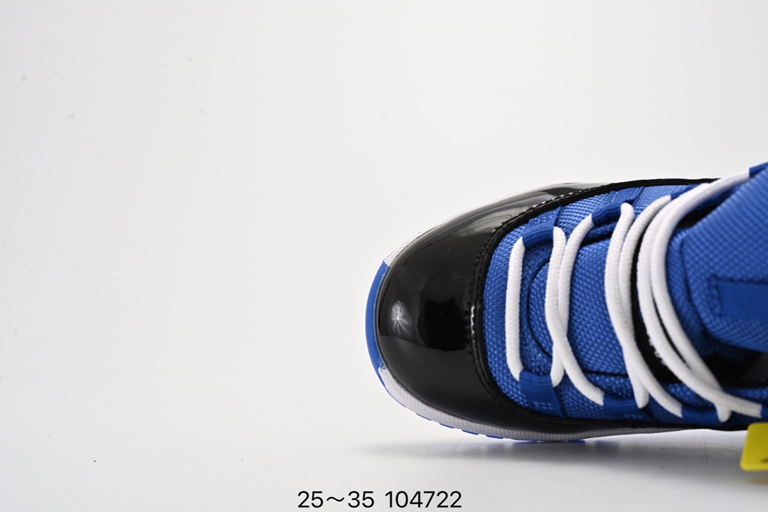 图片[5]-童鞋 Air Jordan 11 Retro GS “Gamma Blue” 低帮伽玛蓝 AJ11 乔丹11代 aj11 乔11 乔丹篮球鞋系列 kicksordie 在他的 instagram 上放出了这款鞋的 GS 版本实物和上脚实拍。鞋身和大底采用黑色和蓝色搭配，飞人刺绣也采用了伽马蓝色，而后跟的数字 “23” 刺绣则采用了黄色。 尺码：如图-选品中心