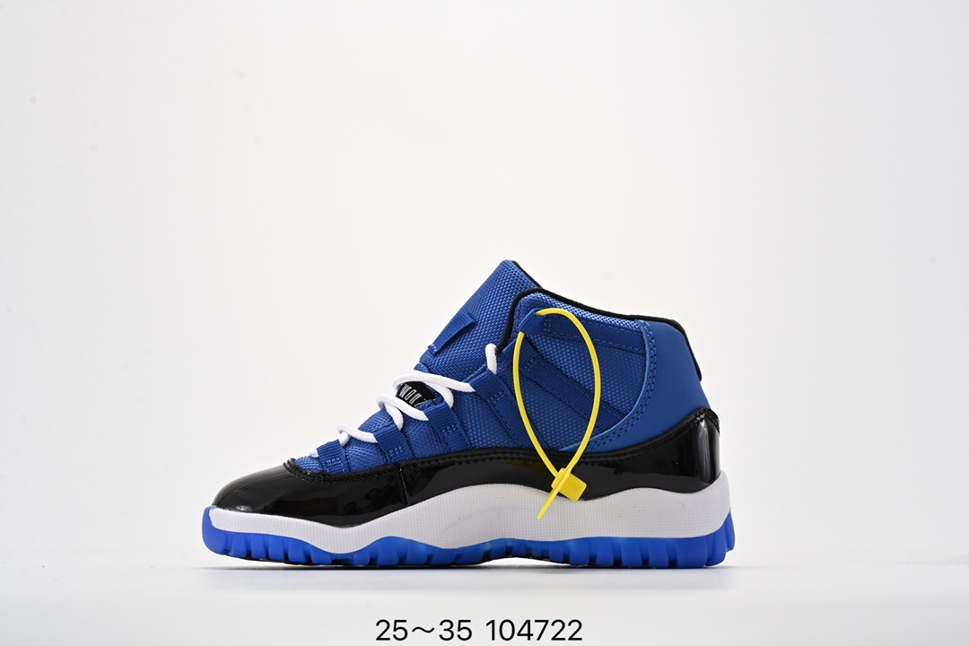 图片[3]-童鞋 Air Jordan 11 Retro GS “Gamma Blue” 低帮伽玛蓝 AJ11 乔丹11代 aj11 乔11 乔丹篮球鞋系列 kicksordie 在他的 instagram 上放出了这款鞋的 GS 版本实物和上脚实拍。鞋身和大底采用黑色和蓝色搭配，飞人刺绣也采用了伽马蓝色，而后跟的数字 “23” 刺绣则采用了黄色。 尺码：如图-选品中心