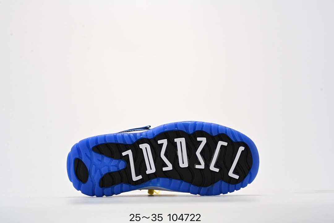 图片[6]-童鞋 Air Jordan 11 Retro GS “Gamma Blue” 低帮伽玛蓝 AJ11 乔丹11代 aj11 乔11 乔丹篮球鞋系列 kicksordie 在他的 instagram 上放出了这款鞋的 GS 版本实物和上脚实拍。鞋身和大底采用黑色和蓝色搭配，飞人刺绣也采用了伽马蓝色，而后跟的数字 “23” 刺绣则采用了黄色。 尺码：如图-选品中心