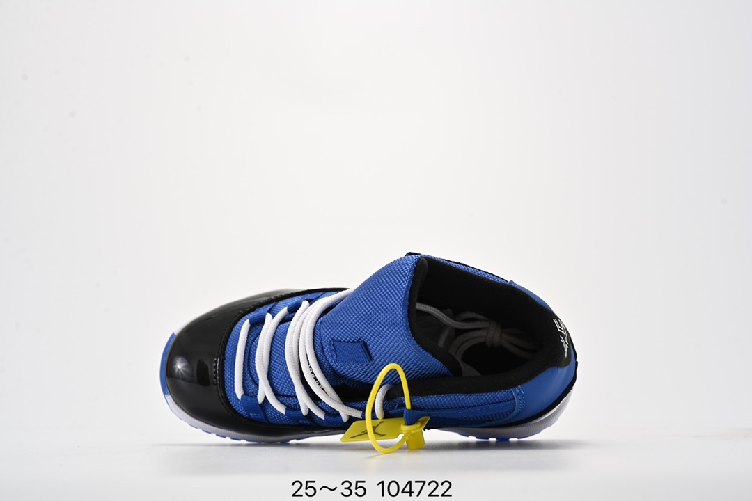 图片[4]-童鞋 Air Jordan 11 Retro GS “Gamma Blue” 低帮伽玛蓝 AJ11 乔丹11代 aj11 乔11 乔丹篮球鞋系列 kicksordie 在他的 instagram 上放出了这款鞋的 GS 版本实物和上脚实拍。鞋身和大底采用黑色和蓝色搭配，飞人刺绣也采用了伽马蓝色，而后跟的数字 “23” 刺绣则采用了黄色。 尺码：如图-选品中心