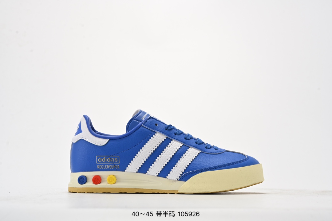 集合图💰170
阿迪达斯 Adidas Originals 80年代保龄球鞋升格经典鞋款 Kegler Super 回归！德训鞋 时尚复古运动板鞋。此番两个单位就决定回归原点，采用鞋款的 OG 配色：保留了 Kegler Super 的 peg 缓震系统，鞋底前方以麂皮包裹，呈现出强烈复古感。Kegler鞋款诞生于80年代,后跟含舒适的可拆卸装饰扣。这款经典鞋,采用舒适皮革鞋面,搭配别致的鞋头结构。• 系带设计• 皮革鞋面,鞋头结构别致• 橡胶外底；合成衬里• 后跟含可拆卸装饰扣。

货号：F36915
尺码：40-45
编码：105926