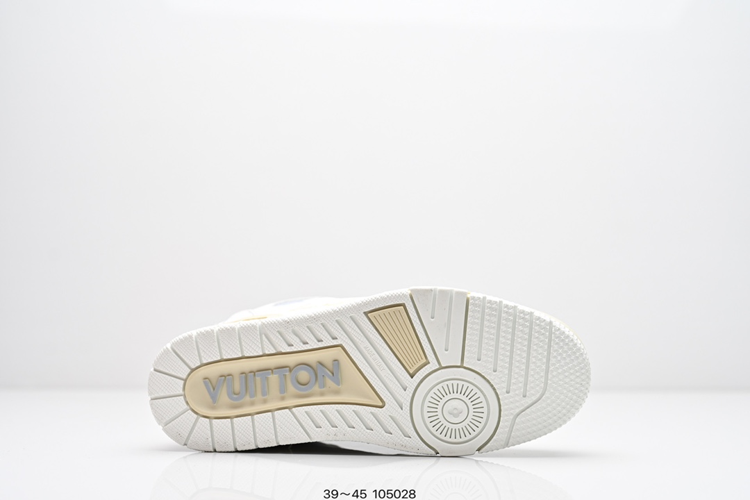 💰180
Louis Vuitton/路易威登 广东原产，采用皮革鞋面材质，，内里全小羊皮打造及去味海玻璃脚垫，外置耐磨橡胶大底❗全新LV路易威登Louis Vuitton Remarque Low经典低帮系带休闲运动百搭板鞋 
码数：如图所示
编码：105028