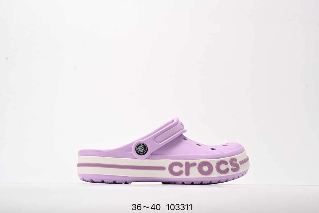 💰55
Crocs Classic Clog 卡骆驰休闲沙滩洞洞鞋拖鞋凉鞋泡芙鞋 透明防水袋包装 注意配件需单独购买 超轻Croslite专利材料打造 鞋面更加耐用易清洗 该鞋款轻盈舒适 2002年 经典克骆格诞生 秉承外形简单 穿着舒适的初衷 不断为消费者带来舒适的穿着体验 穿出“趣”味 鞋面洞洞可搭彰显个性的智必星 一鞋两穿 可调节式后跟带增添鞋身的稳固性能 放前面变成愜意舒适的凉拖 放后面行走跑跳更加稳妥 Croslite ™材料 封闭式细胞树脂 能够在体温作用下自动变形以适应脚部形状 涉水性优秀的同时易于清洁 抓地力强 不易打滑 Crocs的核心理念：轻便 灵活 全方位的舒适感 
编码：103311