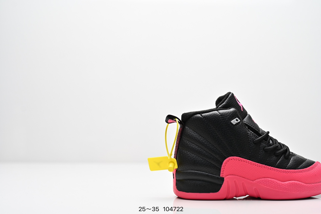 图片[2]-童鞋耐克 AJ 乔丹12代 Nike Air Jordan 12 Retro 篮球鞋复刻男子运动鞋 重现设计师汀克·哈特菲尔德广受赞誉的 1996 年鞋款设计，后者率先将 Zoom Air 缓震配置引入经典系列。鞋面采用优质材料，打造当季潮流风范。 优质材质组合鞋面，实现出色耐穿性 泡绵中底搭载全掌型 Zoom Air 缓震配置，塑就出众回弹的缓震效果 碳纤维稳定片 橡胶外底 货号：CT8013 尺码：童鞋-选品中心